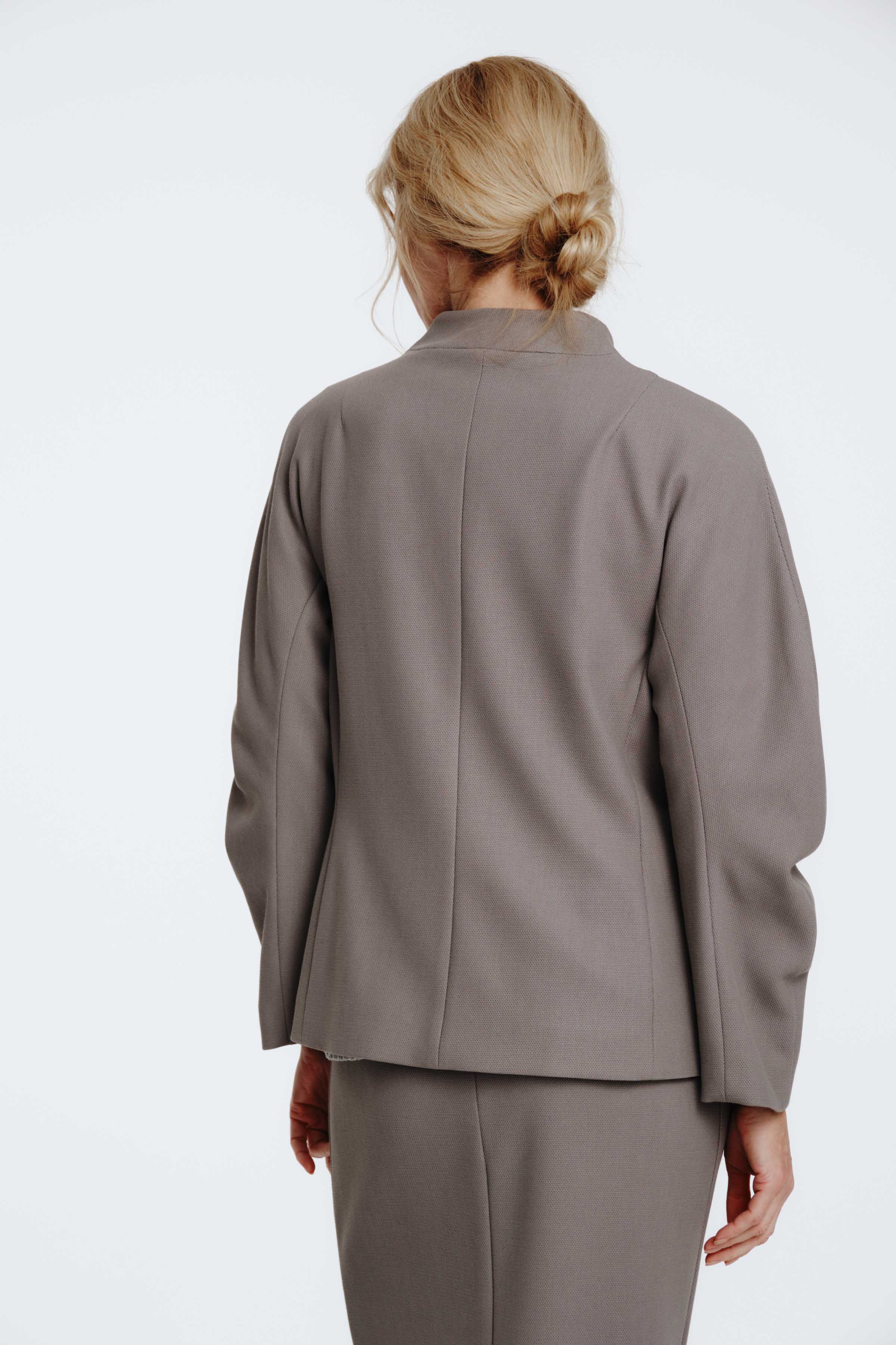 Жакет овал на подкладке 10 Серый (grise), 00 Черный (noir), 36 Лазурно-синий (bleu azur) от Lesel (Лесель)! Заказывайте по ✆ 8 (800) 777 02 37