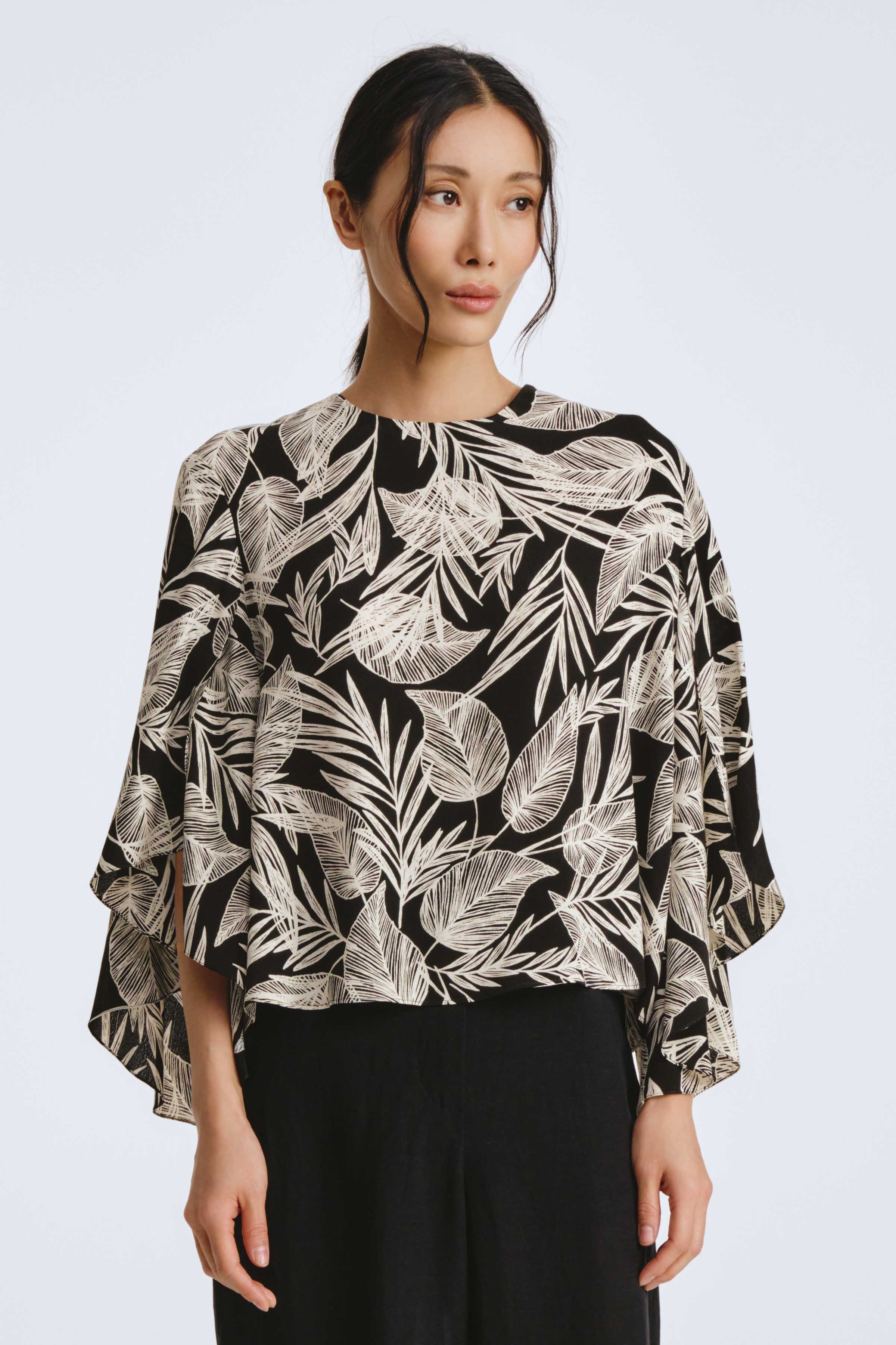 Блуза Листья с воздушным рукавом  от Lesel (Лесель)! Заказывайте по ✆ 8 (800) 777 02 37