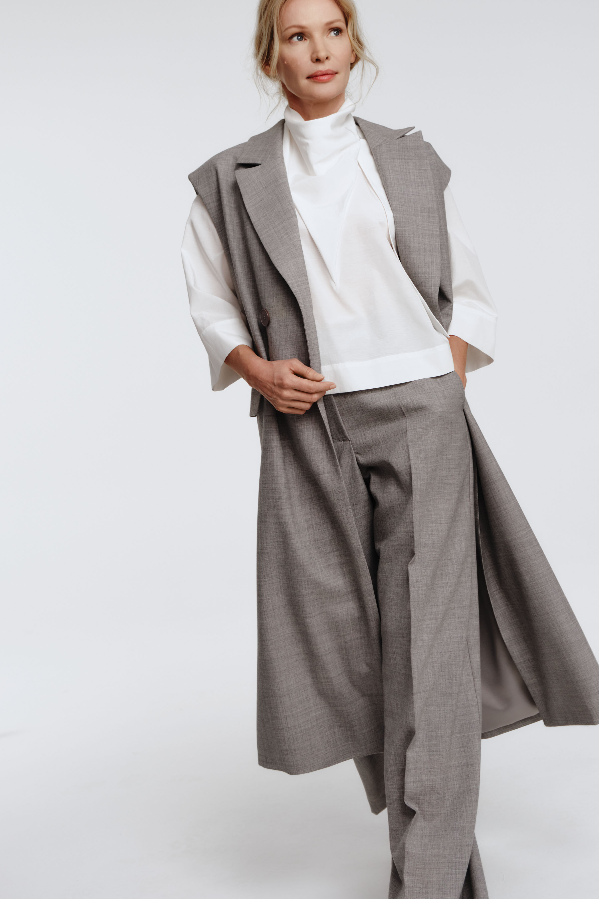 Брюки прямые со стрелкой, шерсть, на подкладке по передней половинке  от Lesel (Лесель)! Заказывайте по ✆ 8 (800) 777 02 37