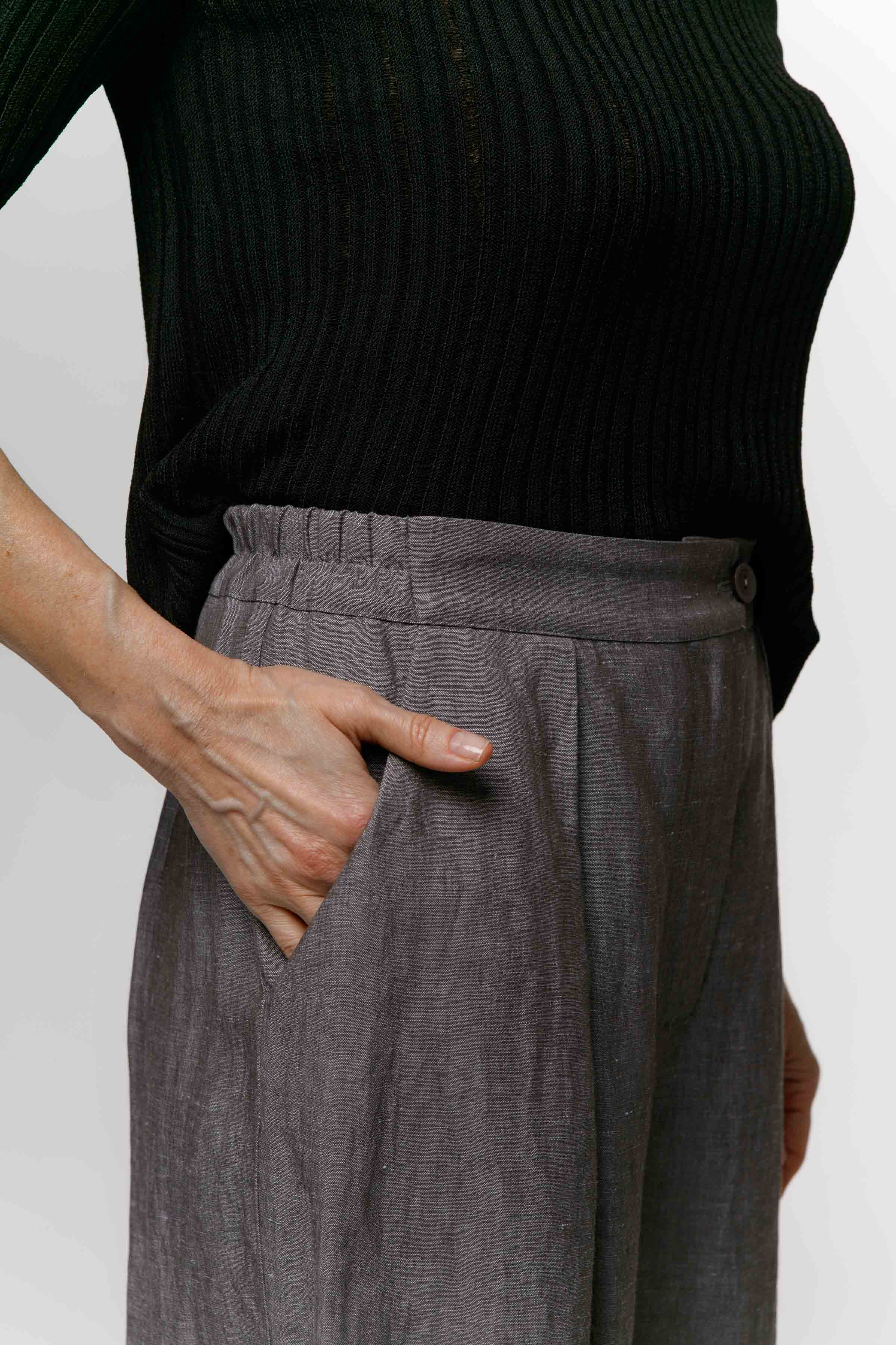 Брюки прямые со складками, лён  от Lesel (Лесель)! Заказывайте по ✆ 8 (800) 777 02 37