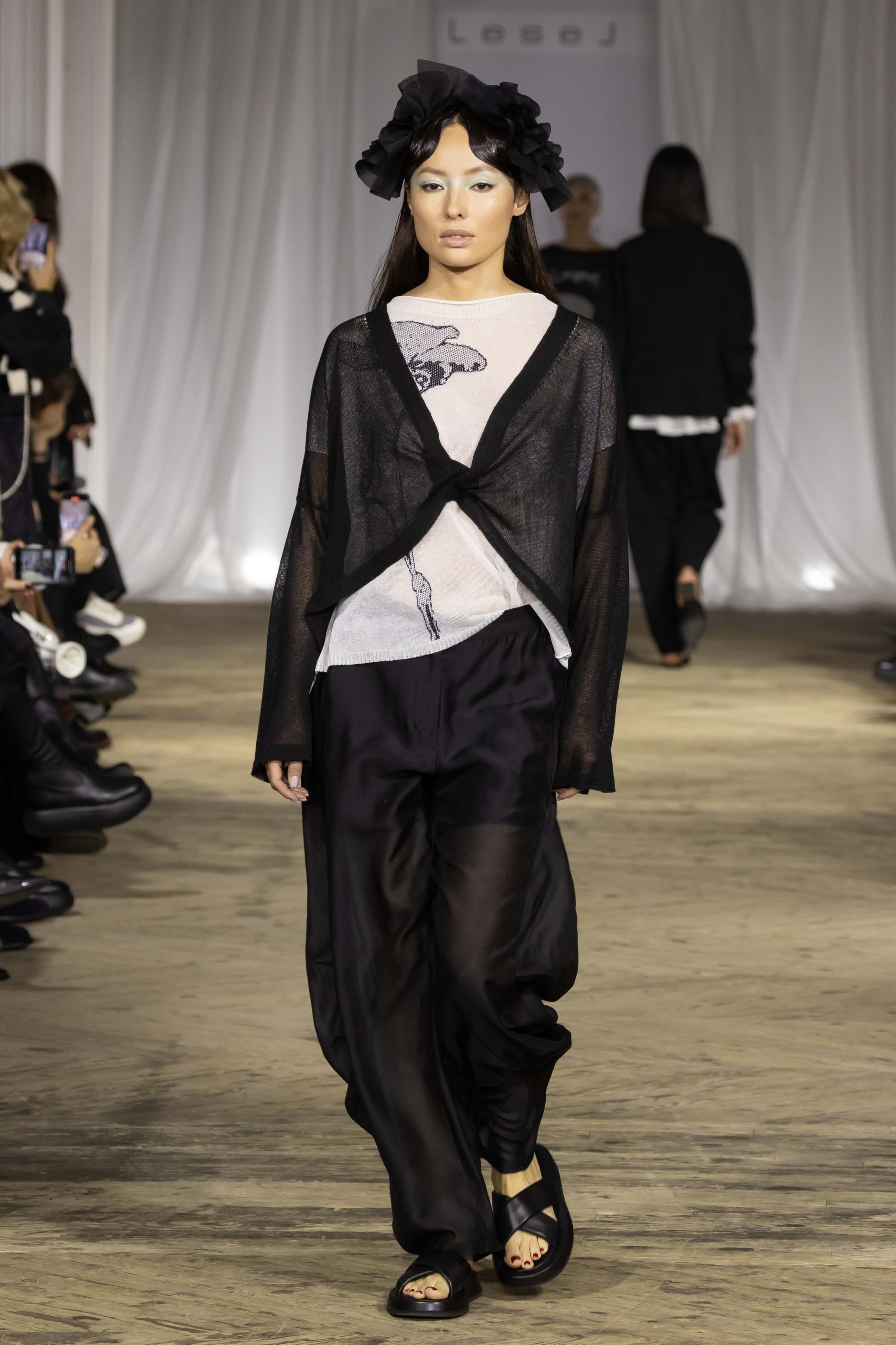 Джемпер Перекрут  от Lesel (Лесель)! Заказывайте по ✆ 8 (800) 777 02 37