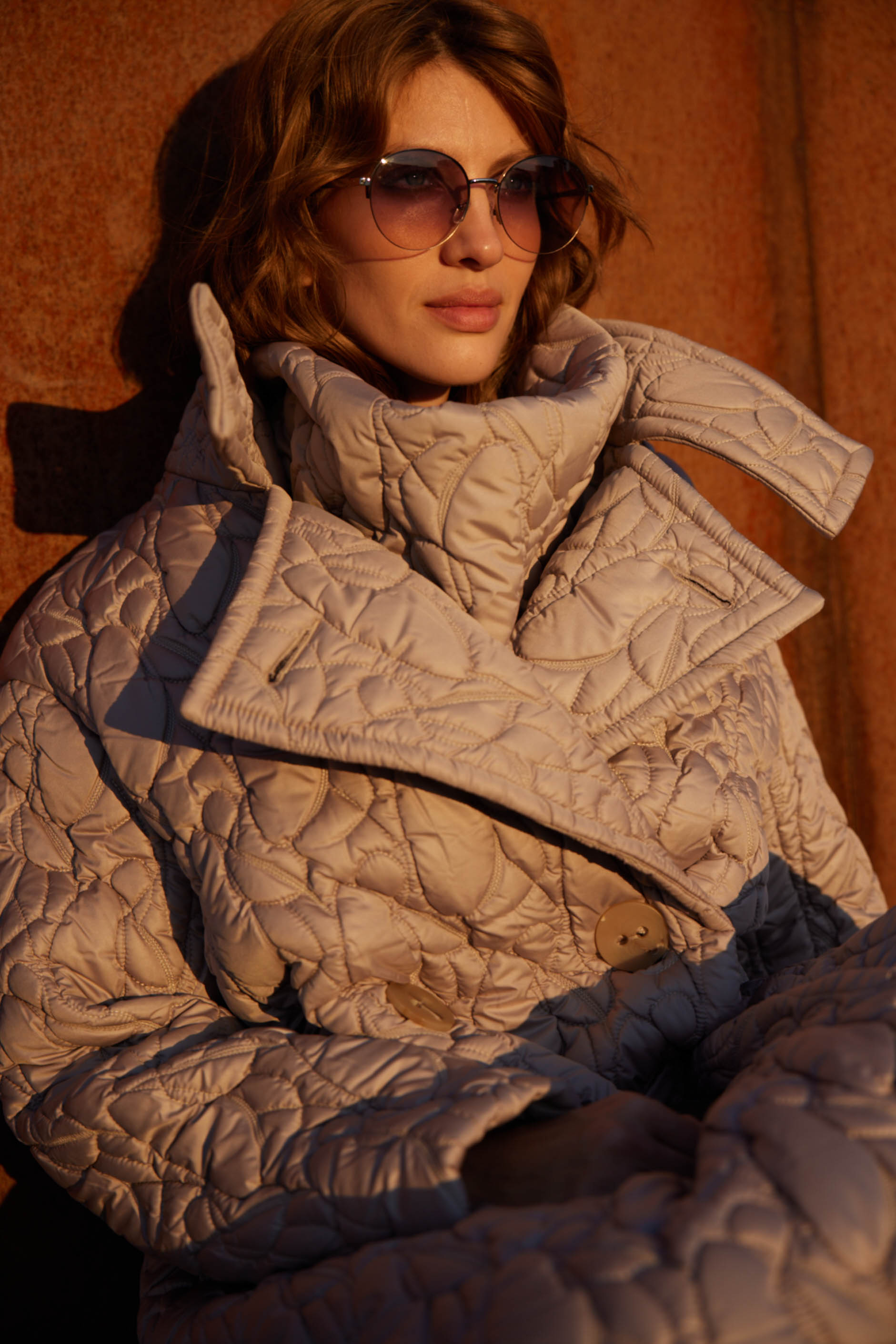 Пальто стеганое, с лацканами и воротником-стойкой 04 Бежевый камень (pierre beige) от Lesel (Лесель)! Заказывайте по ✆ 8 (800) 777 02 37