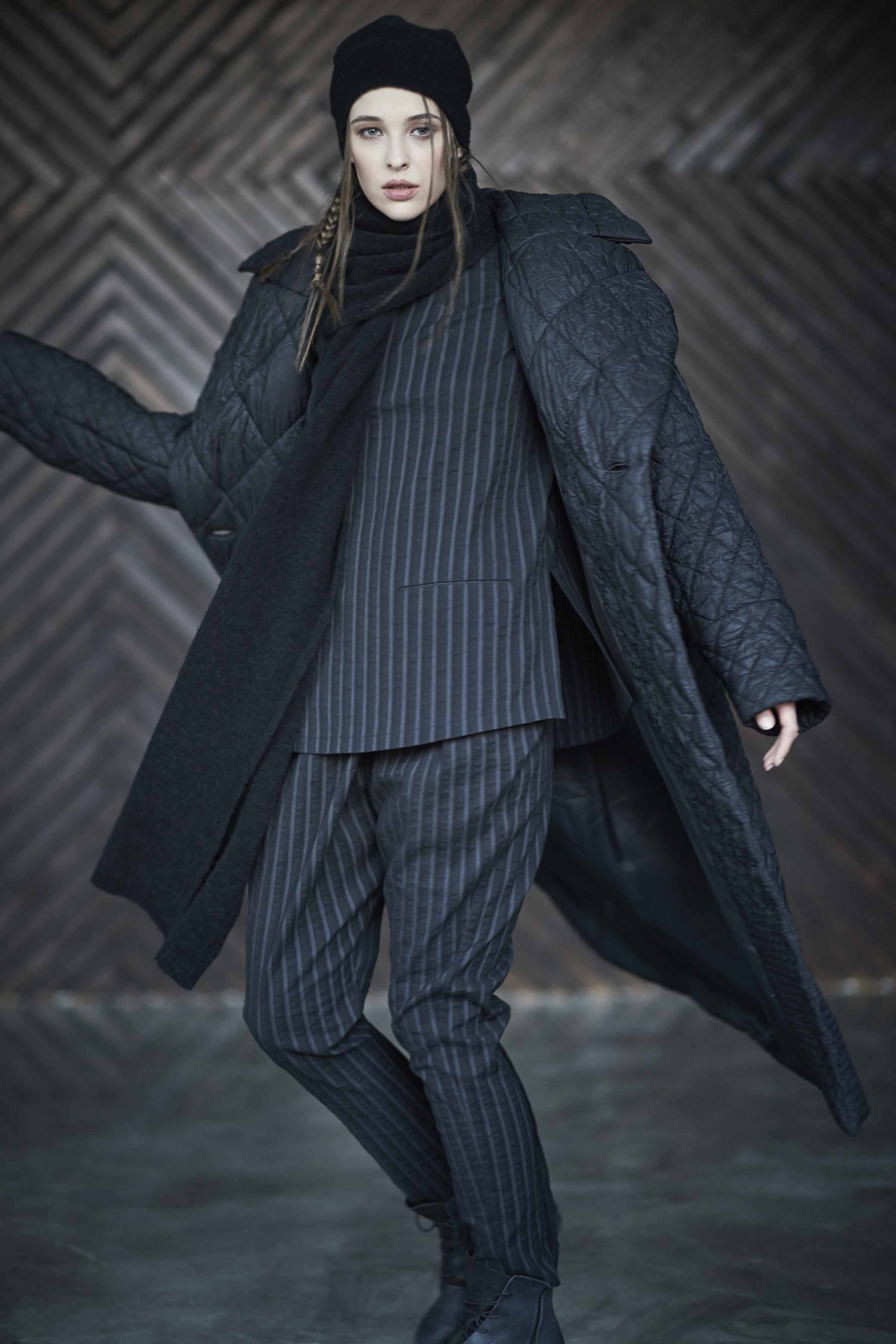 Брюки галифе с запахом в полоску 00 Черный (noir) от Lesel (Лесель)! Заказывайте по ✆ 8 (800) 777 02 37