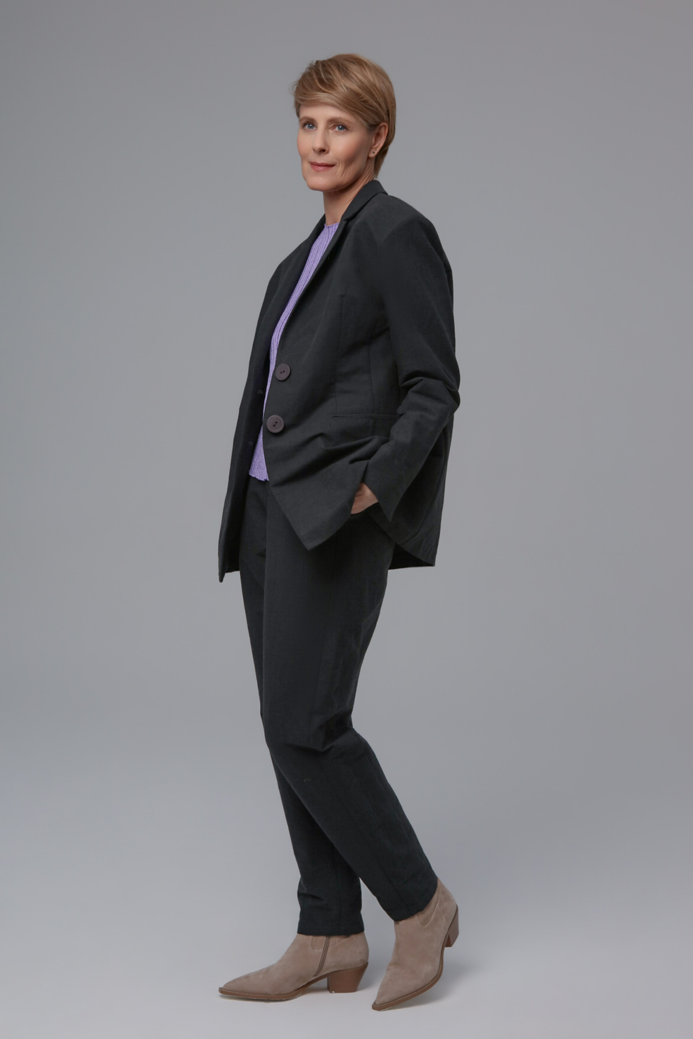 Брюки Бананы костюмные  от Lesel (Лесель)! Заказывайте по ✆ 8 (800) 777 02 37