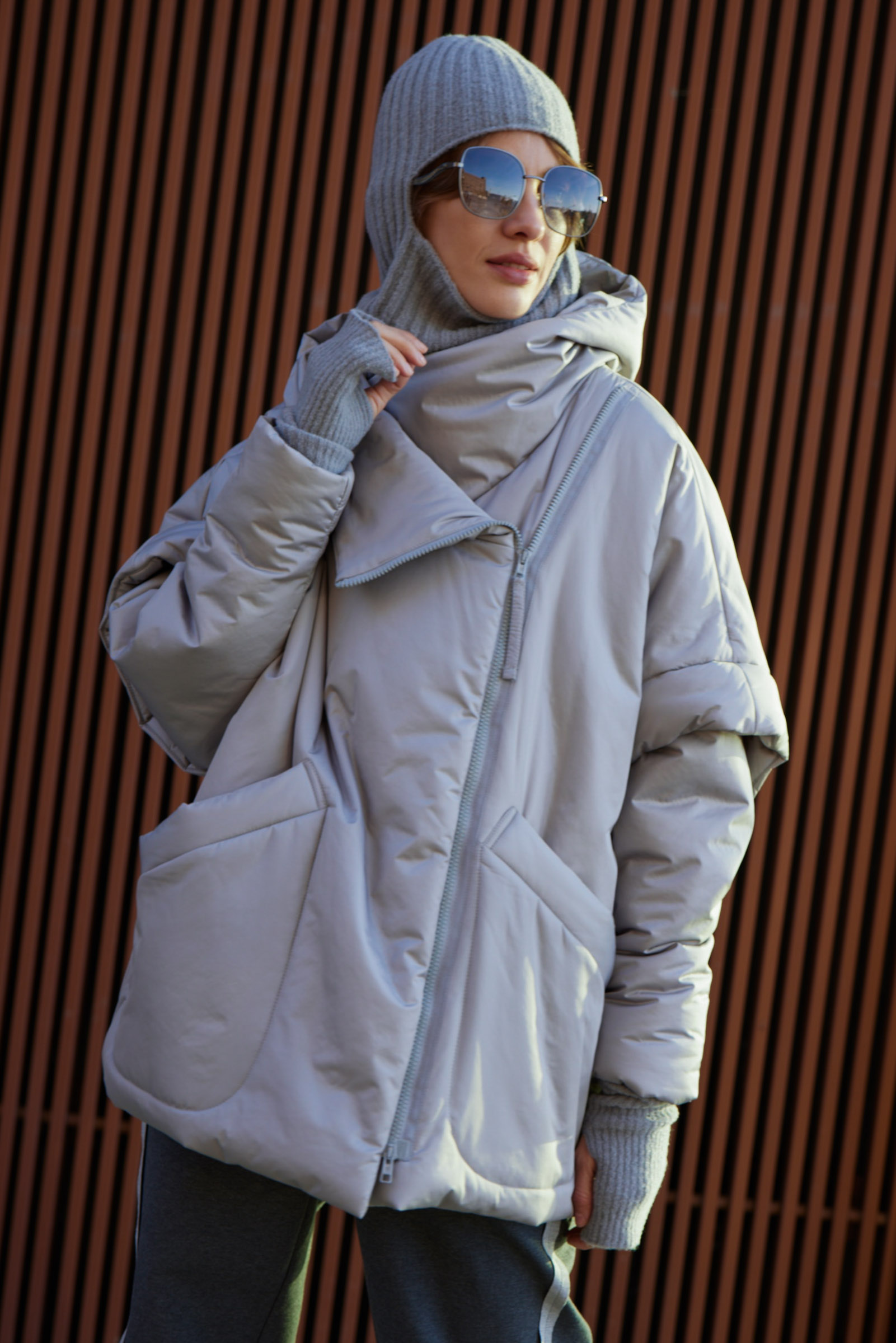 Пальто пончо с капюшоном, гладкое 10 Серый (grise), 78 Полутень (penombre) от Lesel (Лесель)! Заказывайте по ✆ 8 (800) 777 02 37