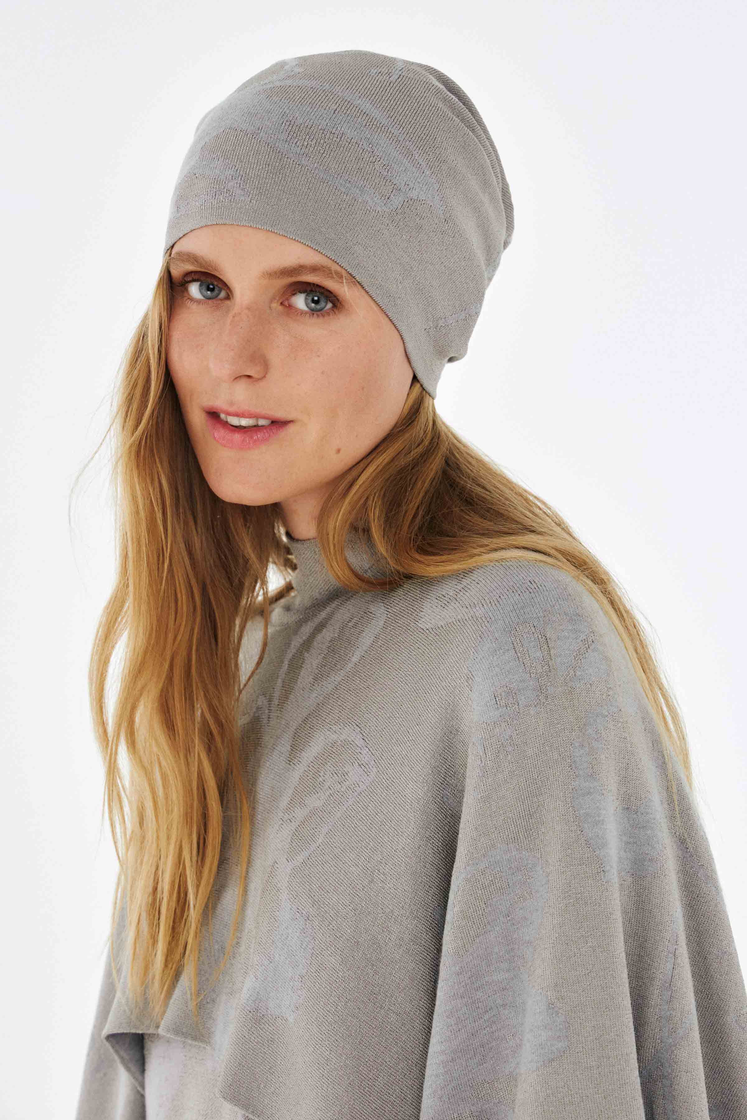 Шапка Орхидея 10 Серый (grise) от Lesel (Лесель)! Заказывайте по ✆ 8 (800) 777 02 37