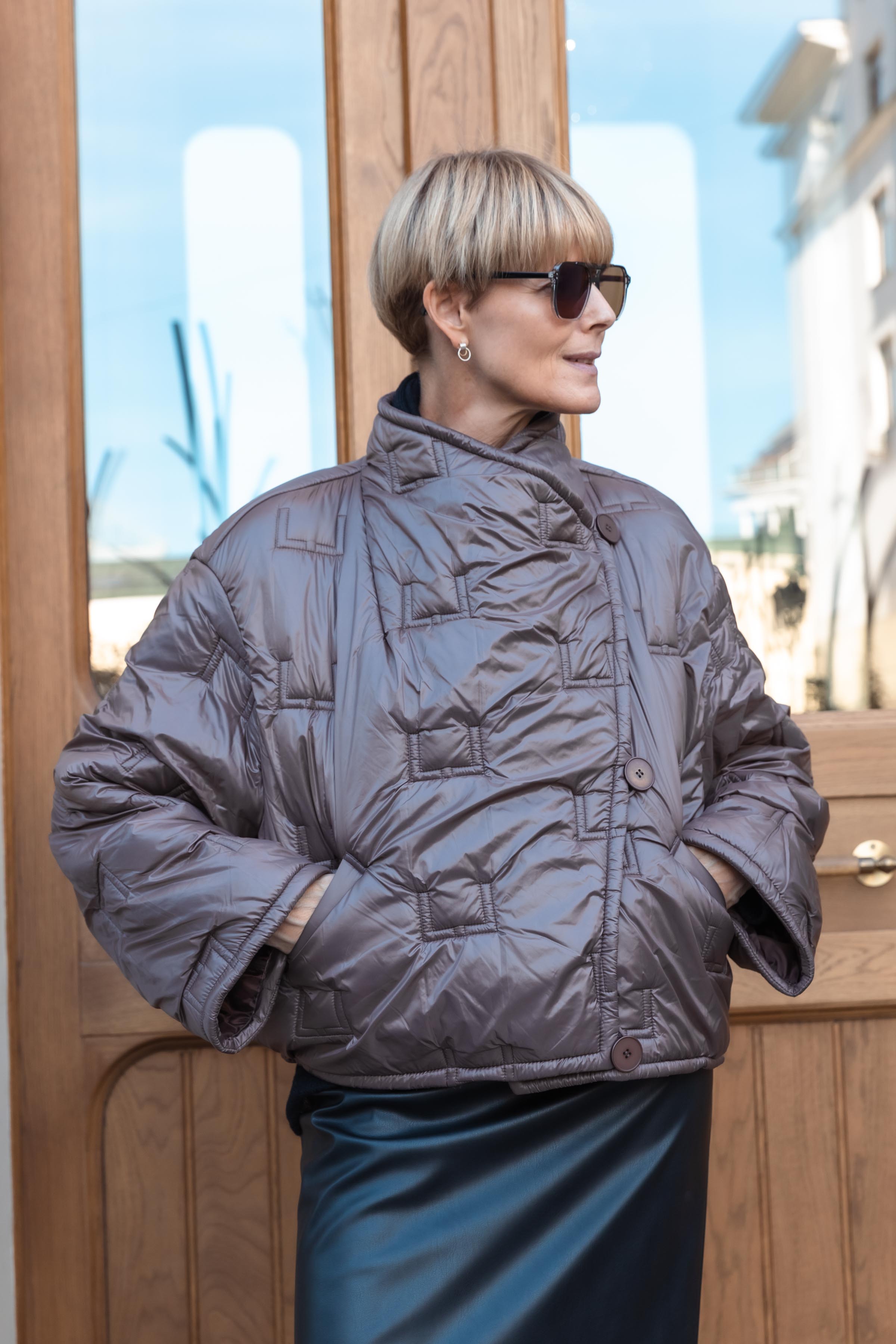 Куртка стежка лого, короткая 74 Тень (ombre) от Lesel (Лесель)! Заказывайте по ✆ 8 (800) 777 02 37