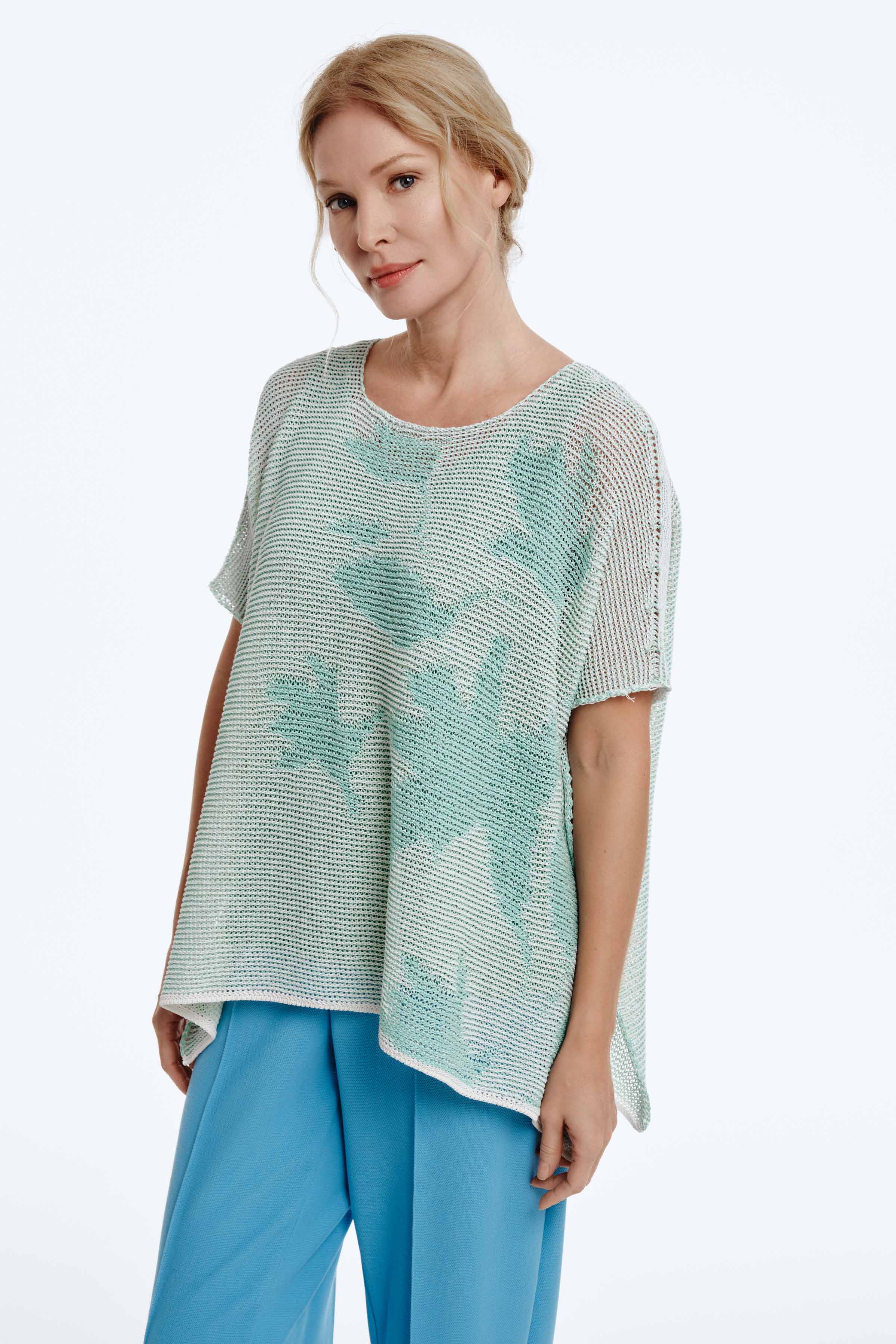 Джемпер с коротким рукавом Воздушные цветы  от Lesel (Лесель)! Заказывайте по ✆ 8 (800) 777 02 37