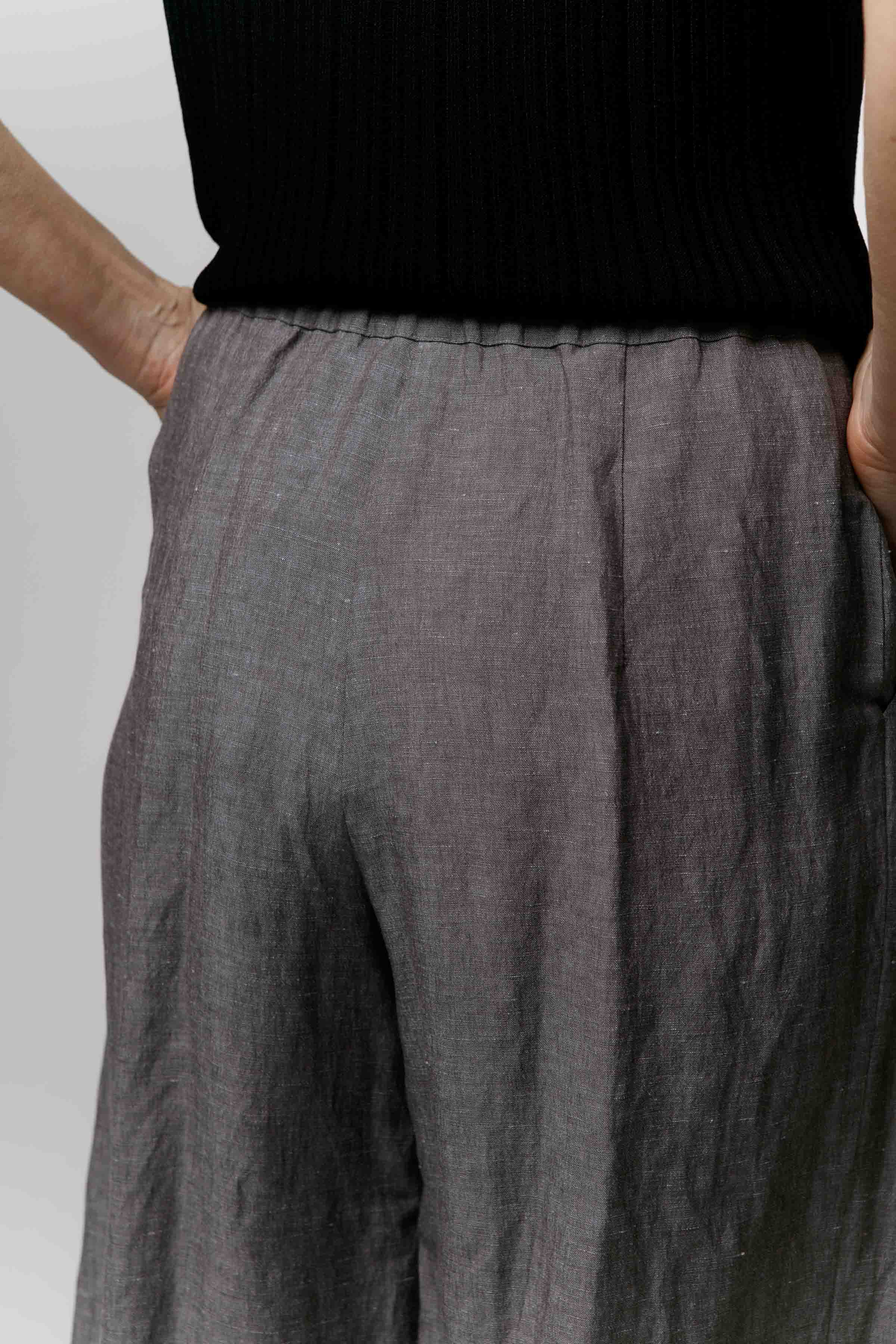 Брюки прямые со складками, лён  от Lesel (Лесель)! Заказывайте по ✆ 8 (800) 777 02 37