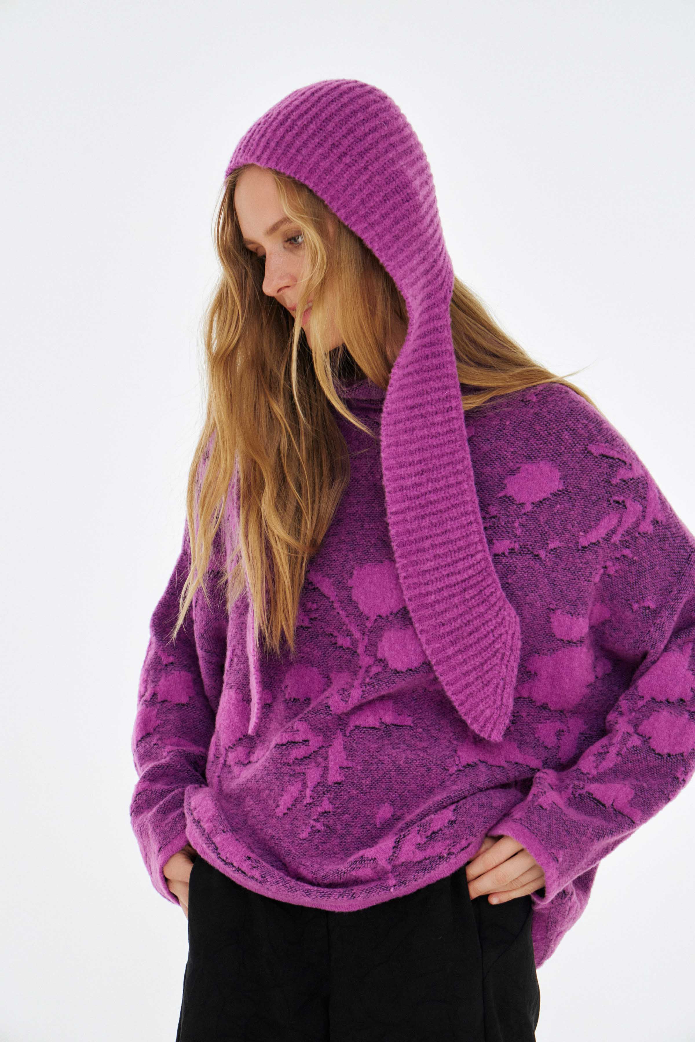 Шапка с ушками 00 Черный (noir), 43 Цикламен (cyclamen) от Lesel (Лесель)! Заказывайте по ✆ 8 (800) 777 02 37