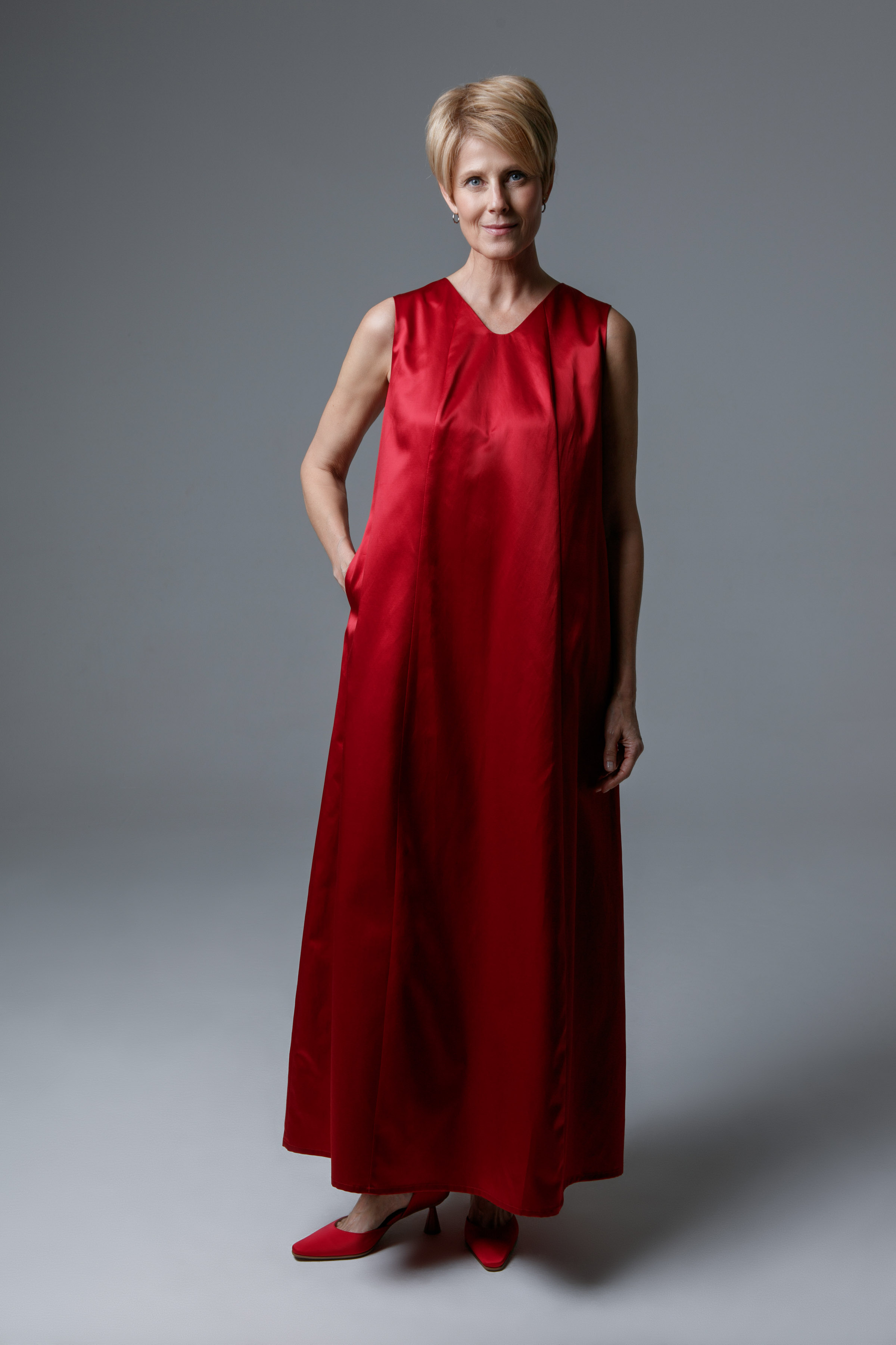 Платье атласное без рукавов 24 Кармин (carmine) от Lesel (Лесель)! Заказывайте по ✆ 8 (800) 777 02 37