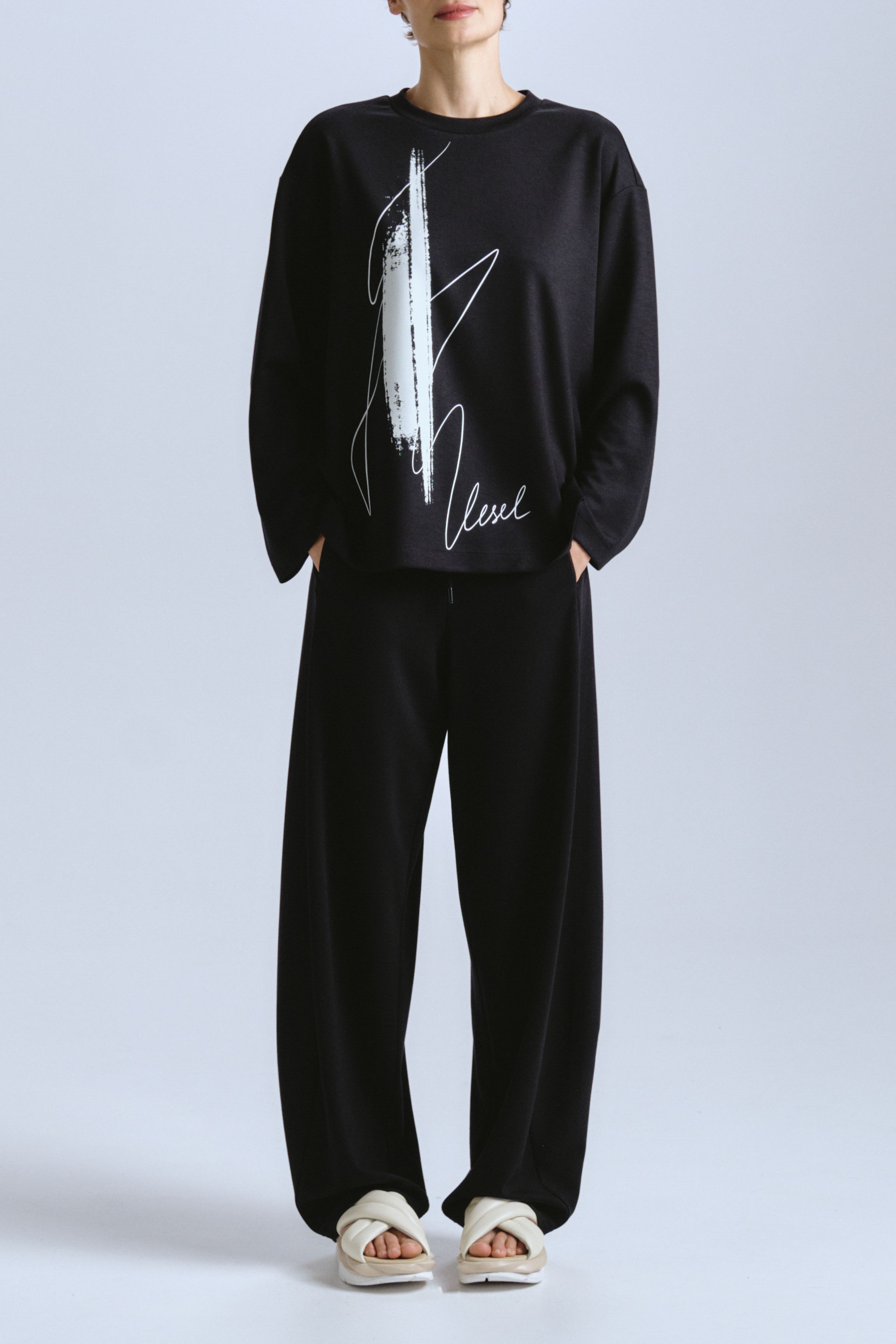 Брюки бананы, мягкое джерси  от Lesel (Лесель)! Заказывайте по ✆ 8 (800) 777 02 37