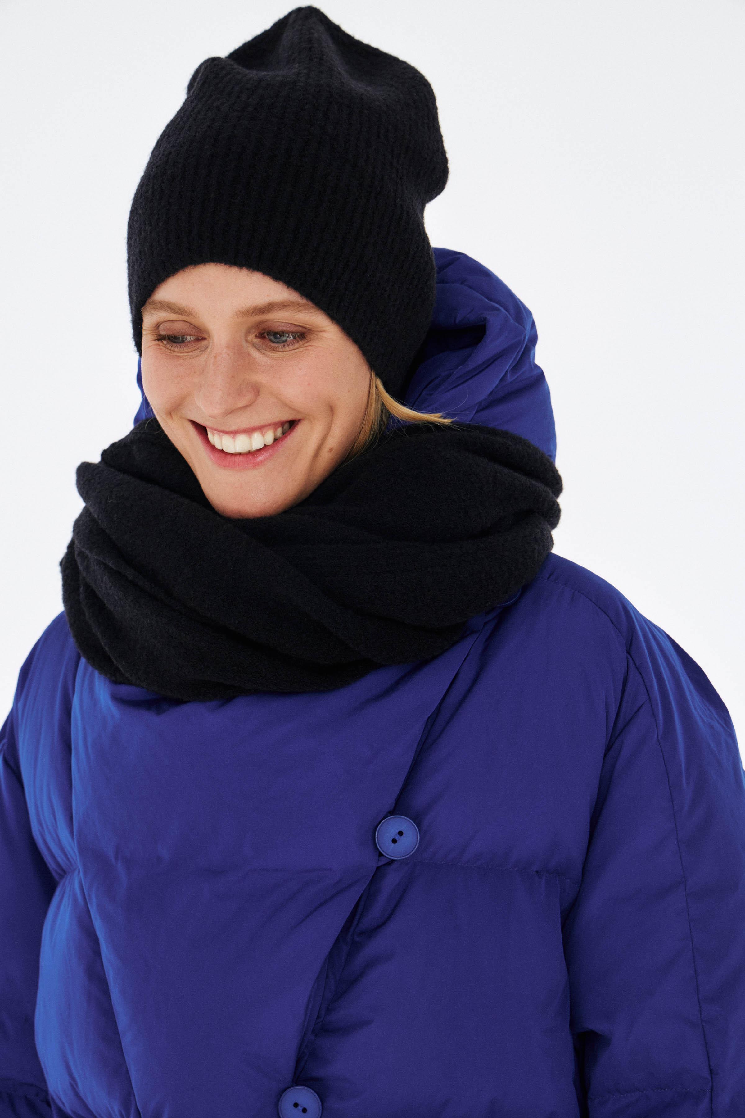 Шарф Однотон 00 Черный (noir), 36 Бирюза (turguoise), 43 Цикламен (cyclamen), 62 Хризолит (chrysolithe), 31 Фиолетовый (violet) от Lesel (Лесель)! Заказывайте по ✆ 8 (800) 777 02 37