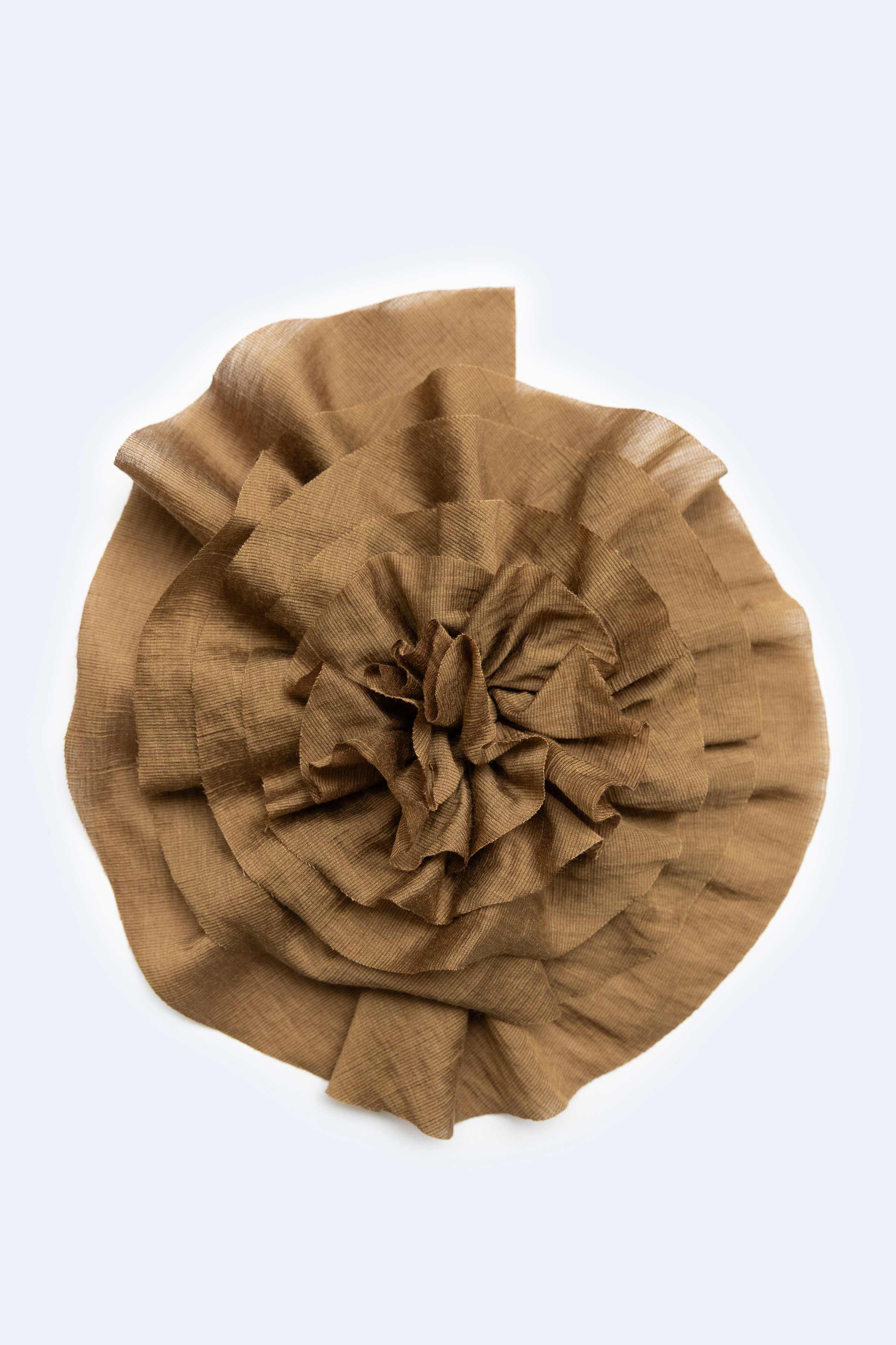 Брошь на магните Роза большая