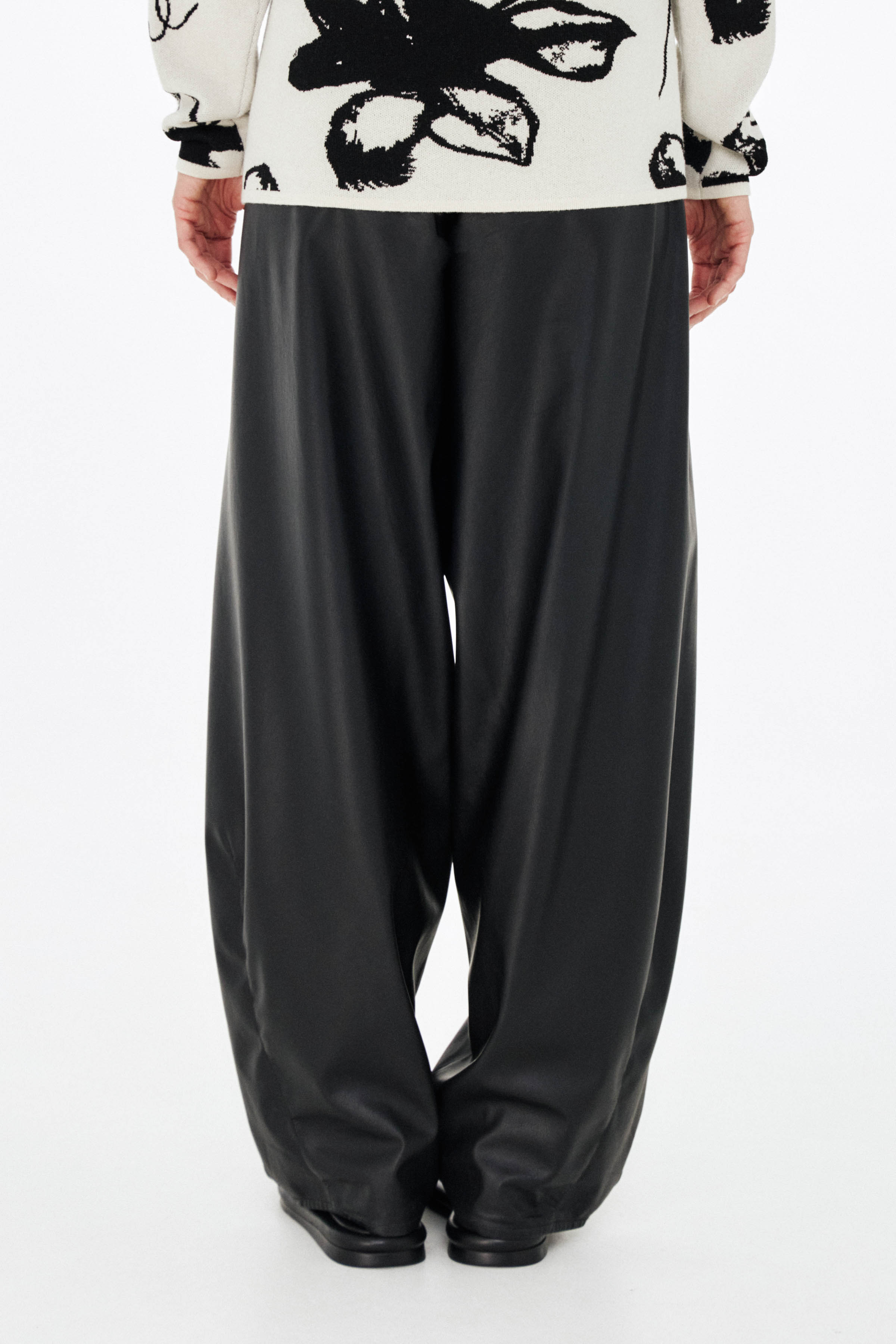 Брюки экокожа, широкие бананы  от Lesel (Лесель)! Заказывайте по ✆ 8 (800) 777 02 37