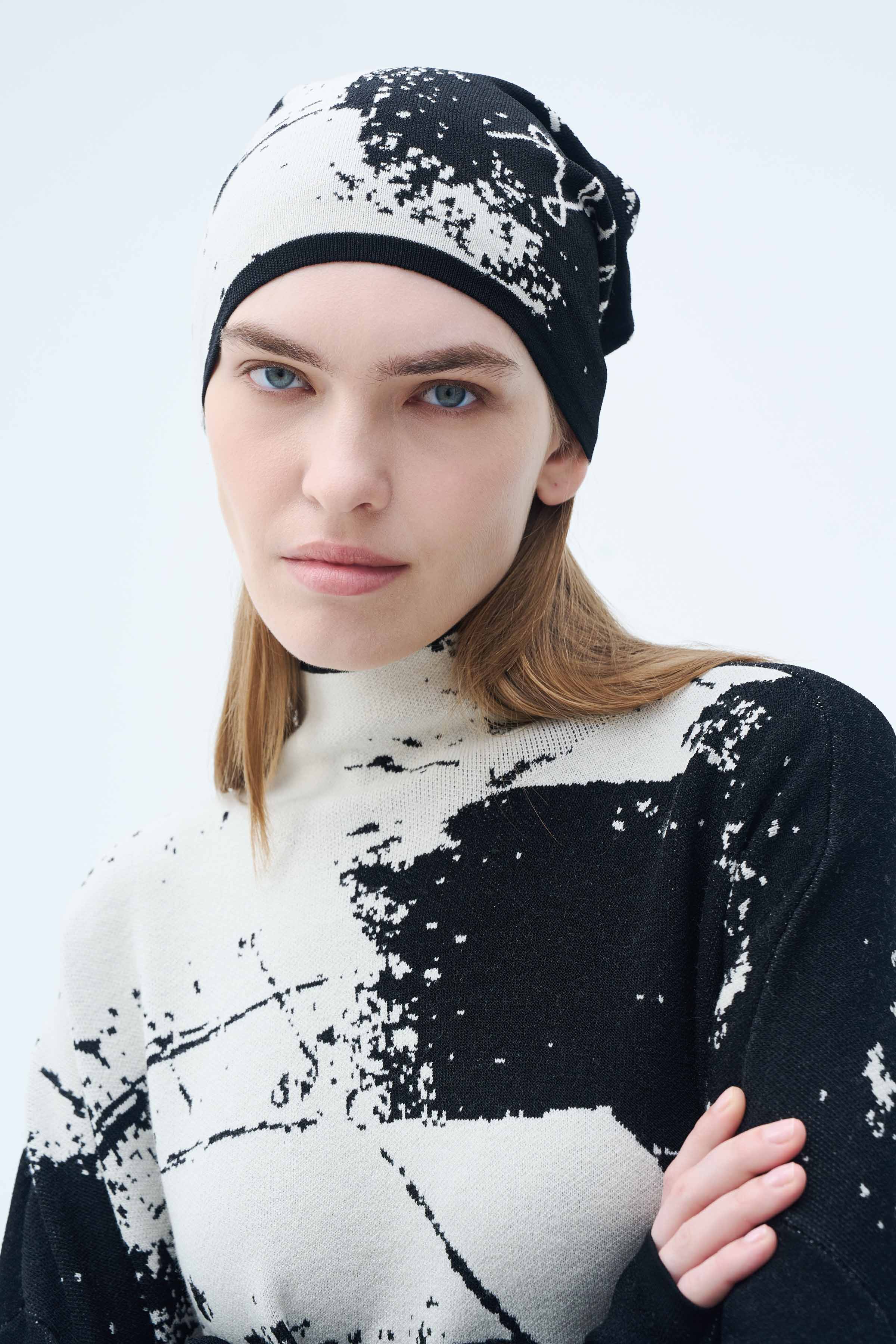 Шапка Инь-Ян 00 Черный (noir) от Lesel (Лесель)! Заказывайте по ✆ 8 (800) 777 02 37