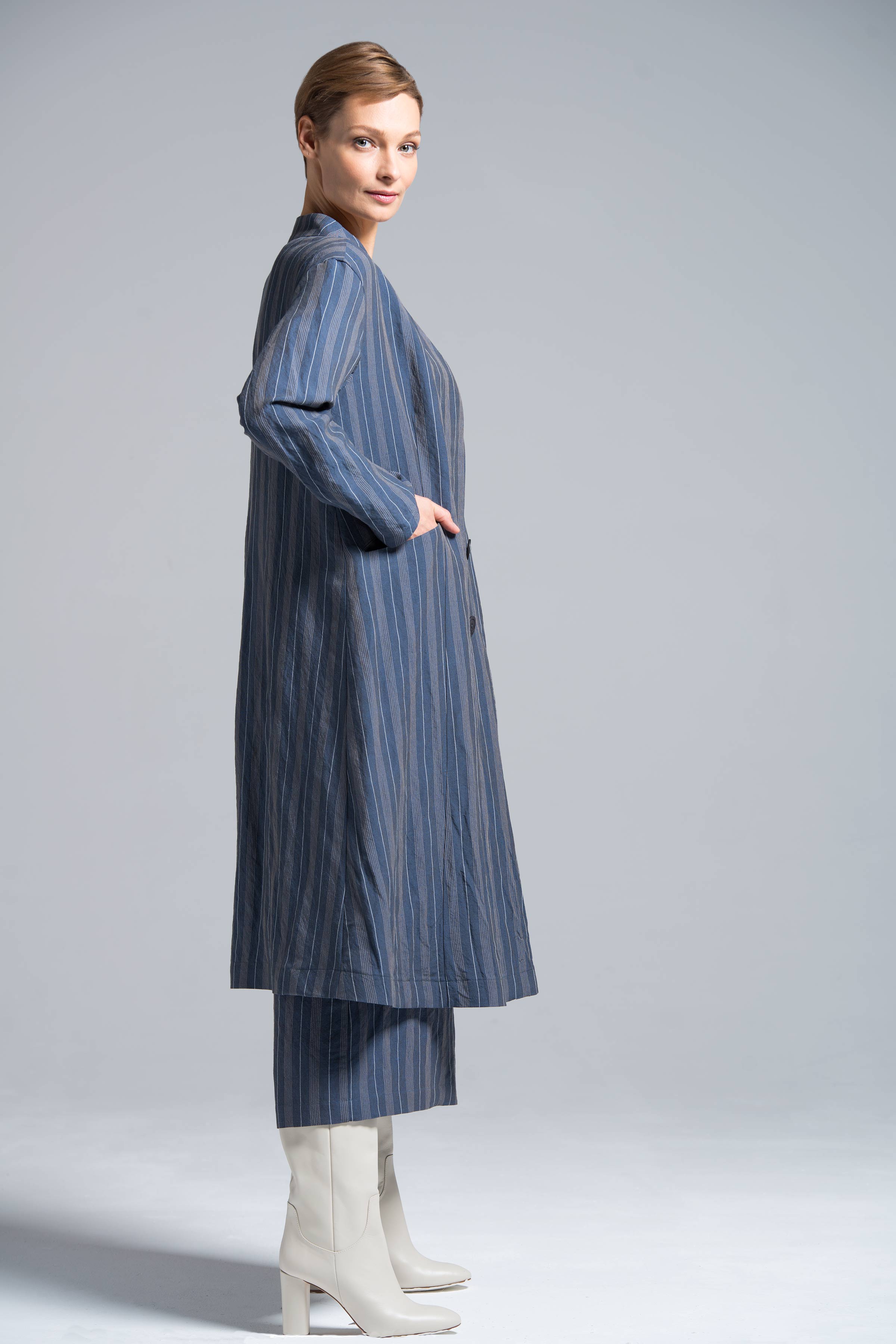 Сюртук удлинённый, лён-полосы 38 Джинсовый (denim) от Lesel (Лесель)! Заказывайте по ✆ 8 (800) 777 02 37