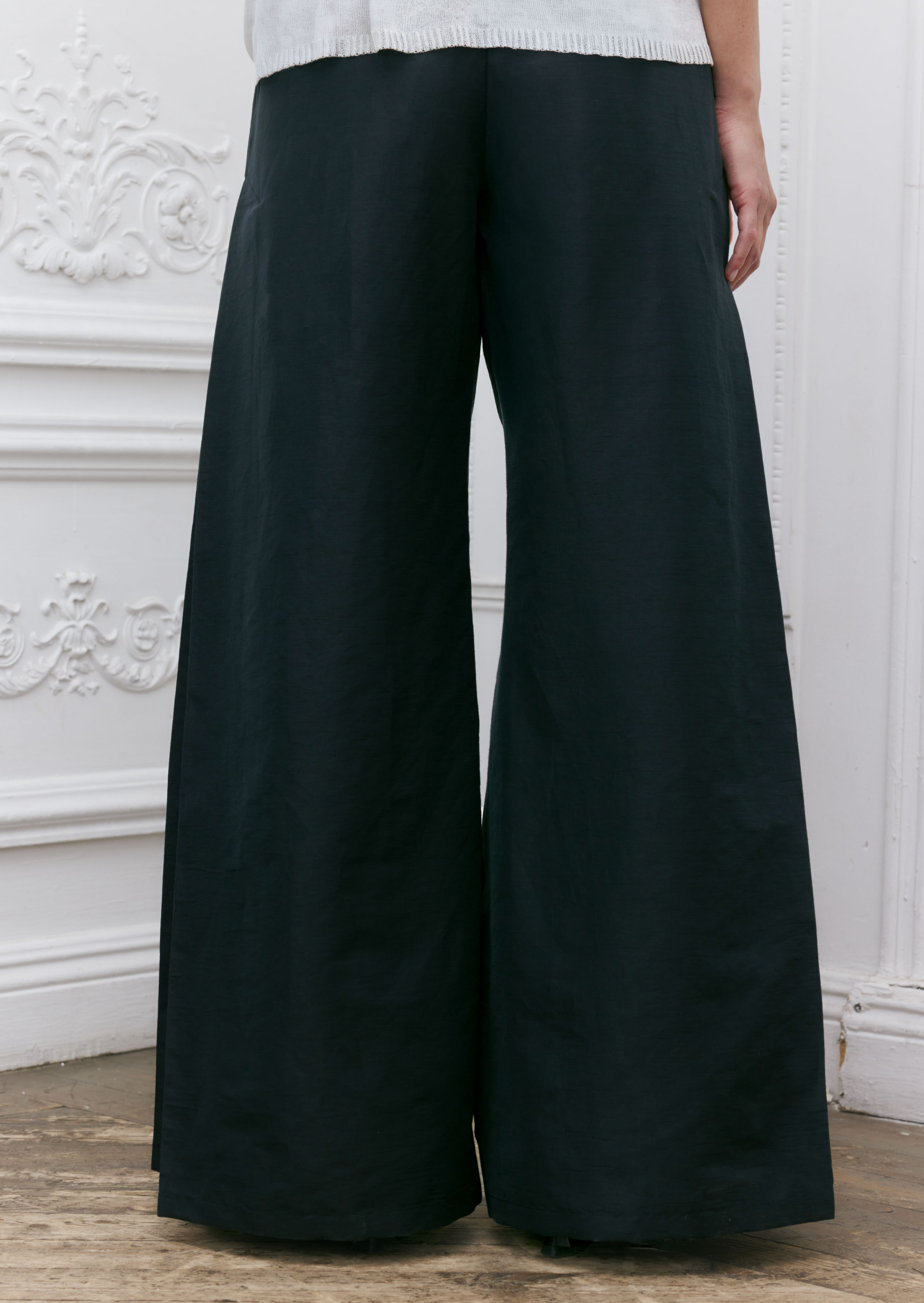 Брюки клеш эластичные