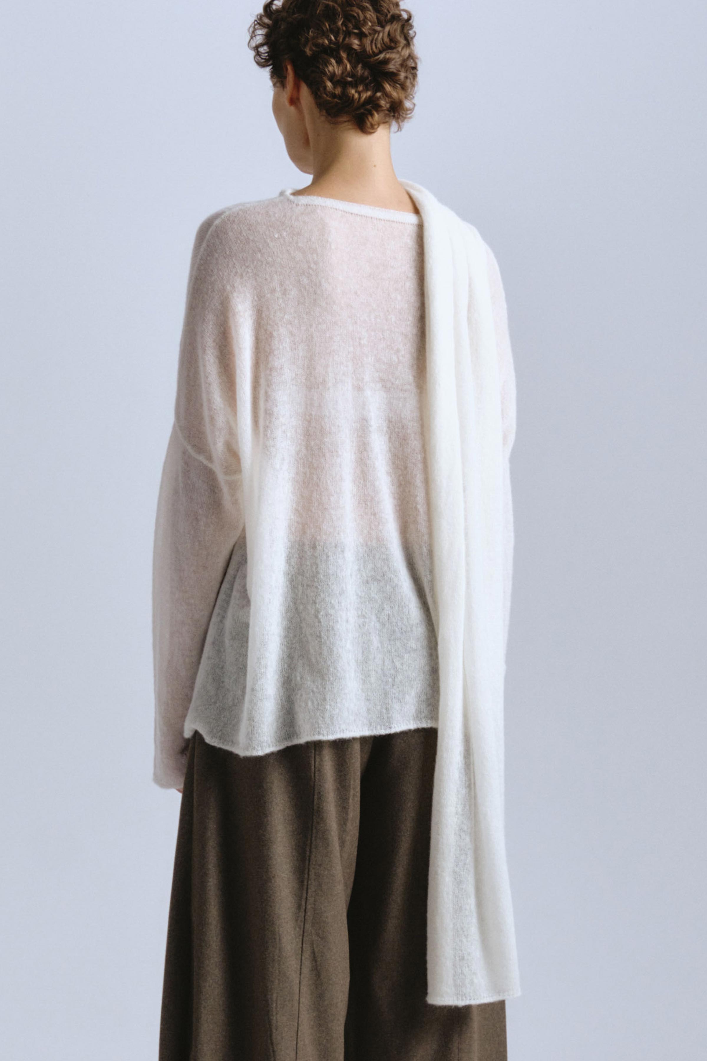 Джемпер Шарф  от Lesel (Лесель)! Заказывайте по ✆ 8 (800) 777 02 37