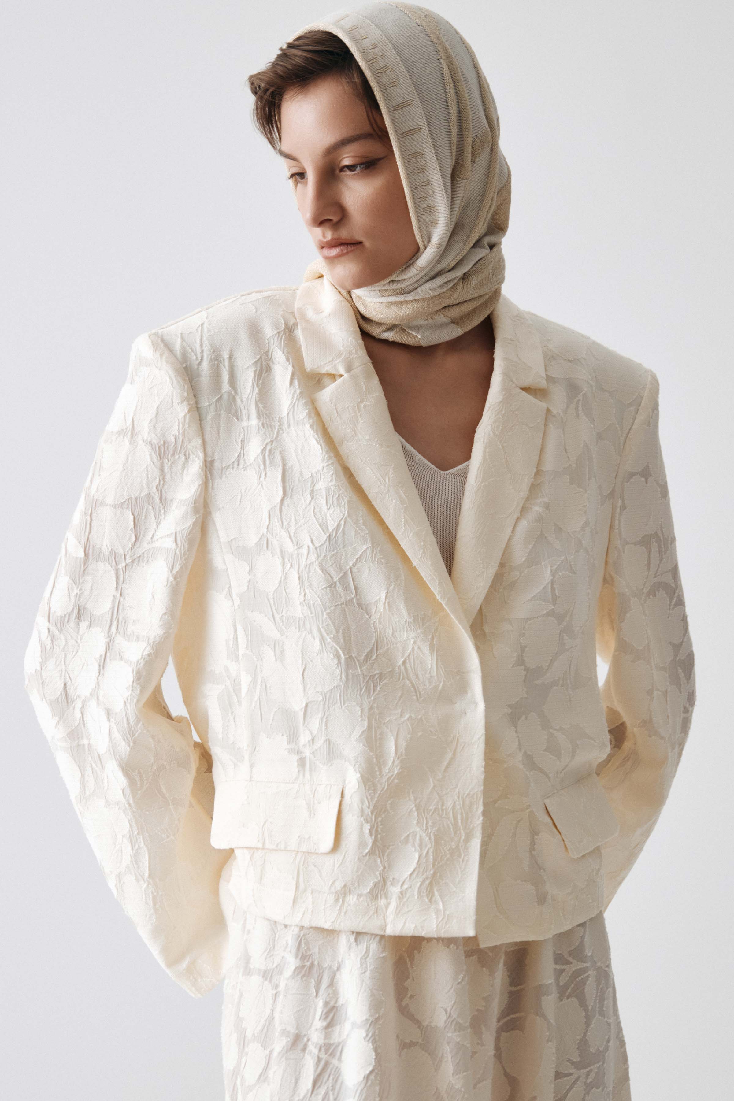 Косынка Лого  от Lesel (Лесель)! Заказывайте по ✆ 8 (800) 777 02 37