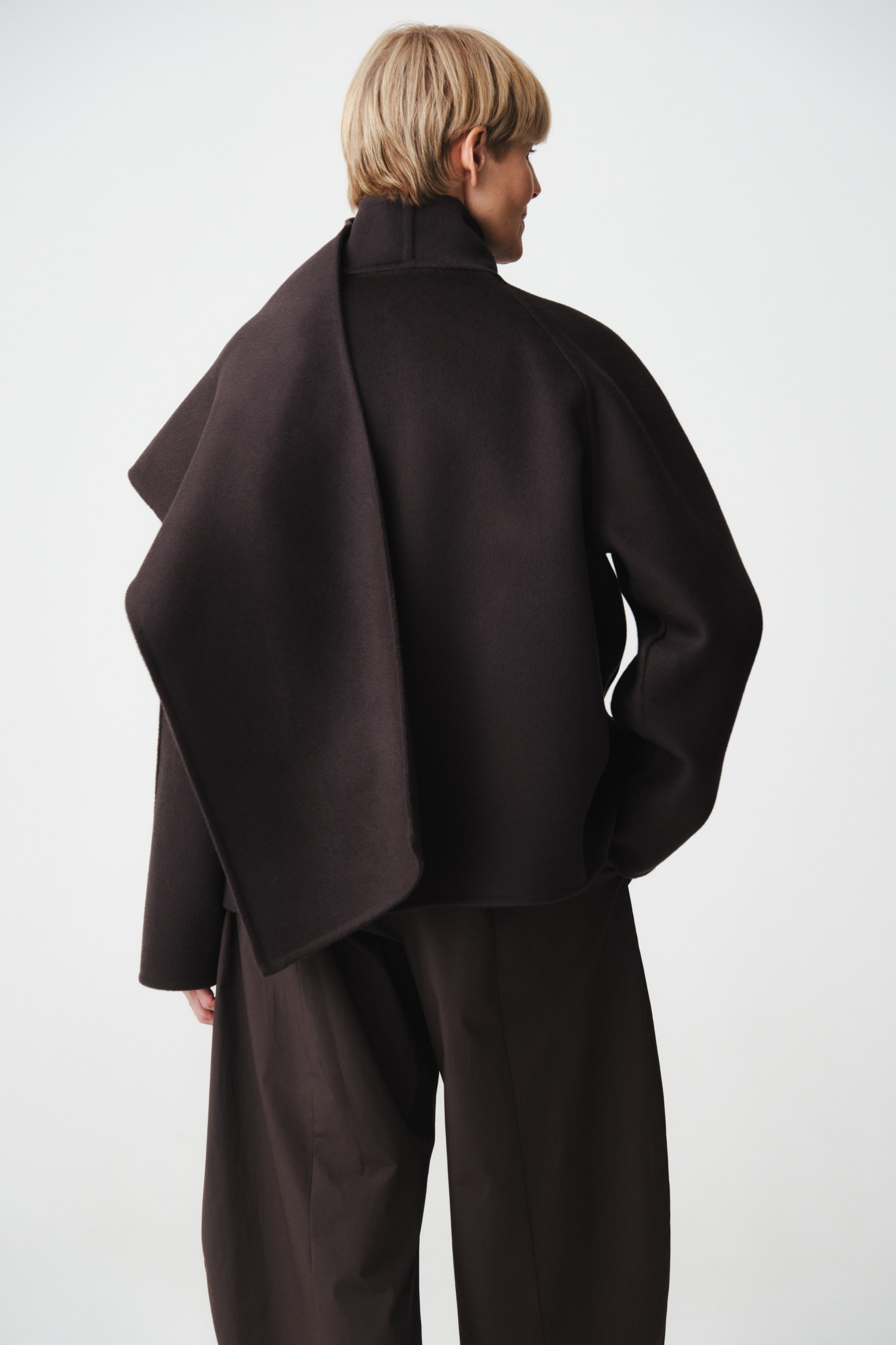 Пальто с палантином короткое, дабл кашемир