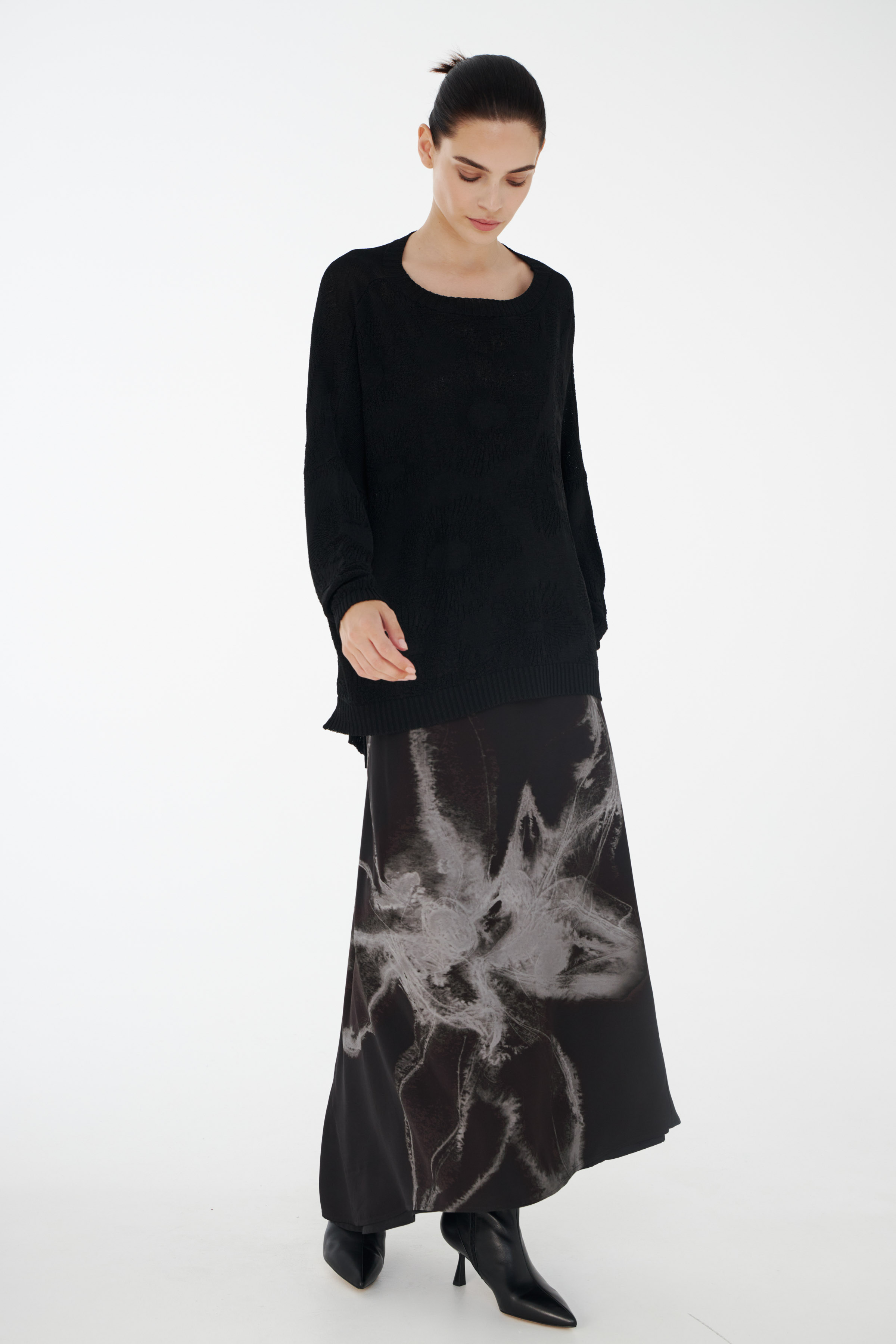 Юбка Цветок, длинная со шлейфом 00 Черный (noir) от Lesel (Лесель)! Заказывайте по ✆ 8 (800) 777 02 37