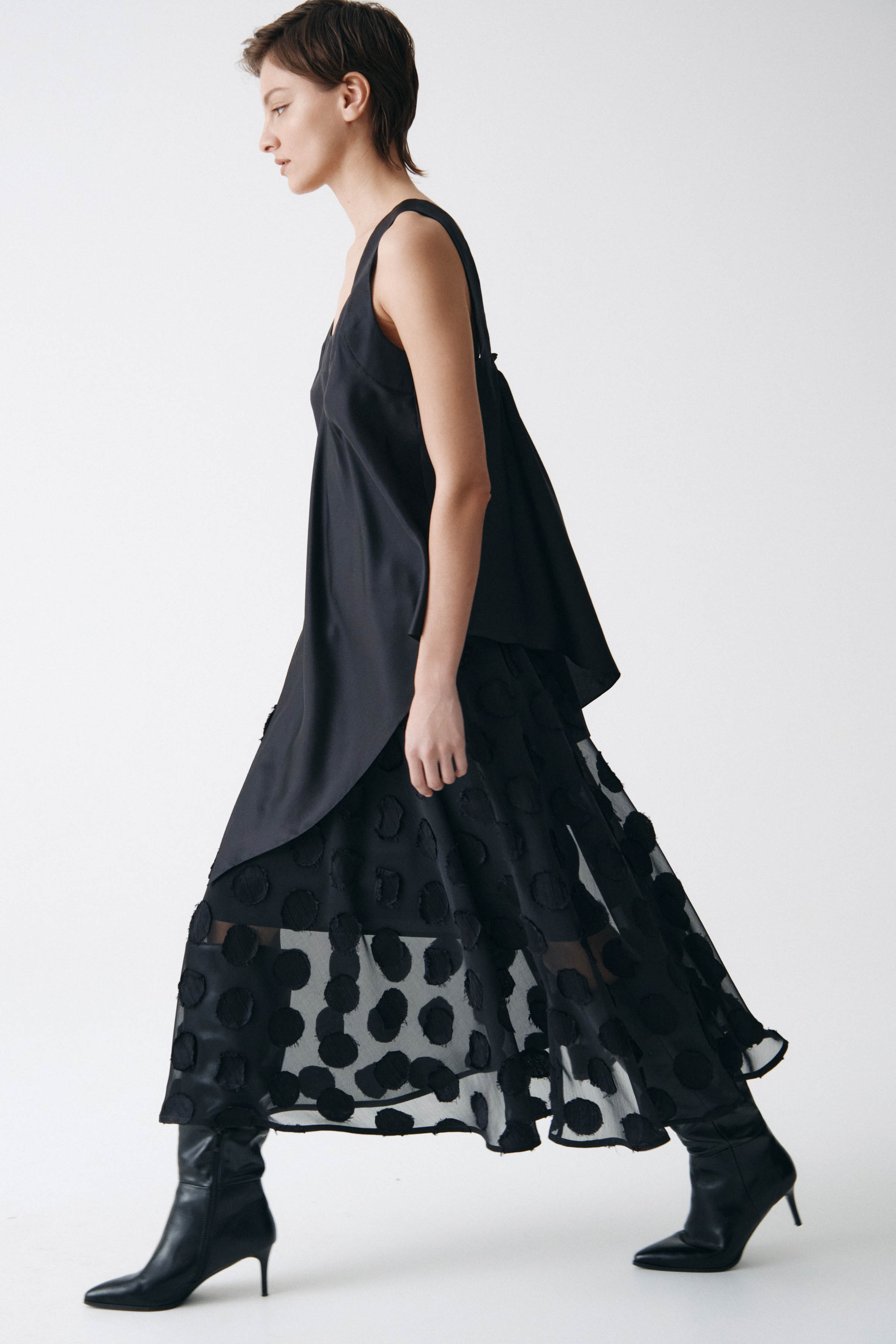 Блуза топ на бретелях асимметричный шелковый  от Lesel (Лесель)! Заказывайте по ✆ 8 (800) 777 02 37