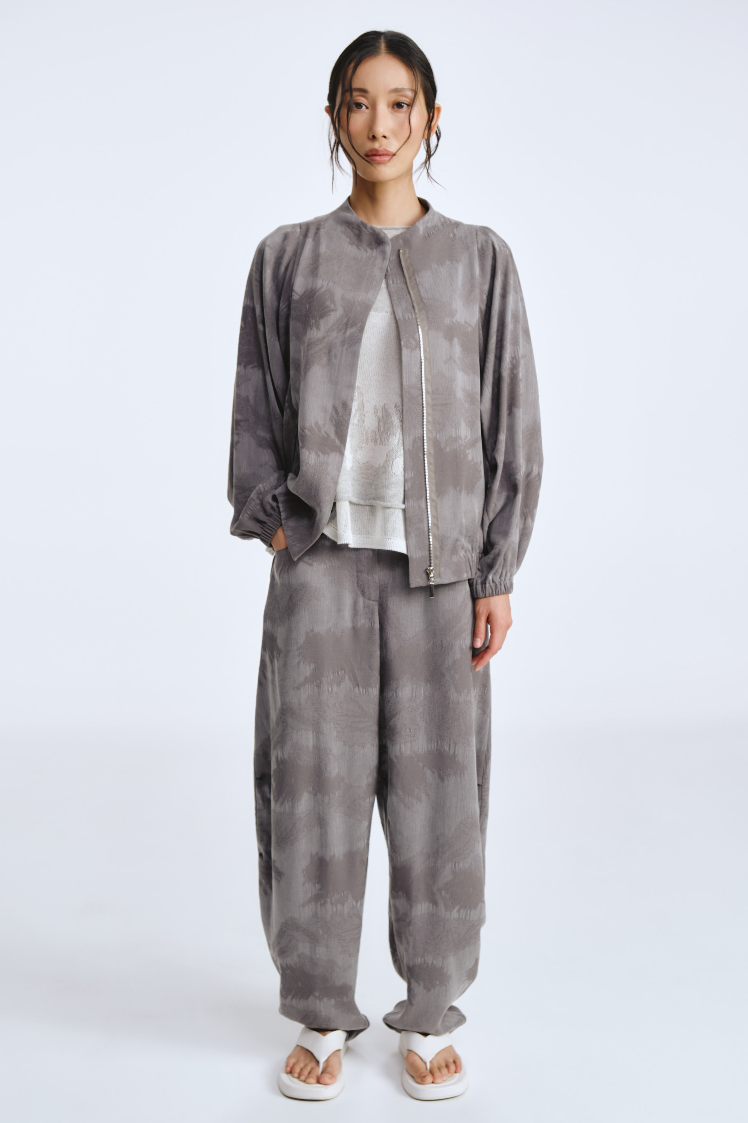 Куртка бомбер-ромб, жаккард 01 Серый перламутр (nacre gris), 00 Черный перламутр (nacre noire), 00 Черный (noir) от Lesel (Лесель)! Заказывайте по ✆ 8 (800) 777 02 37