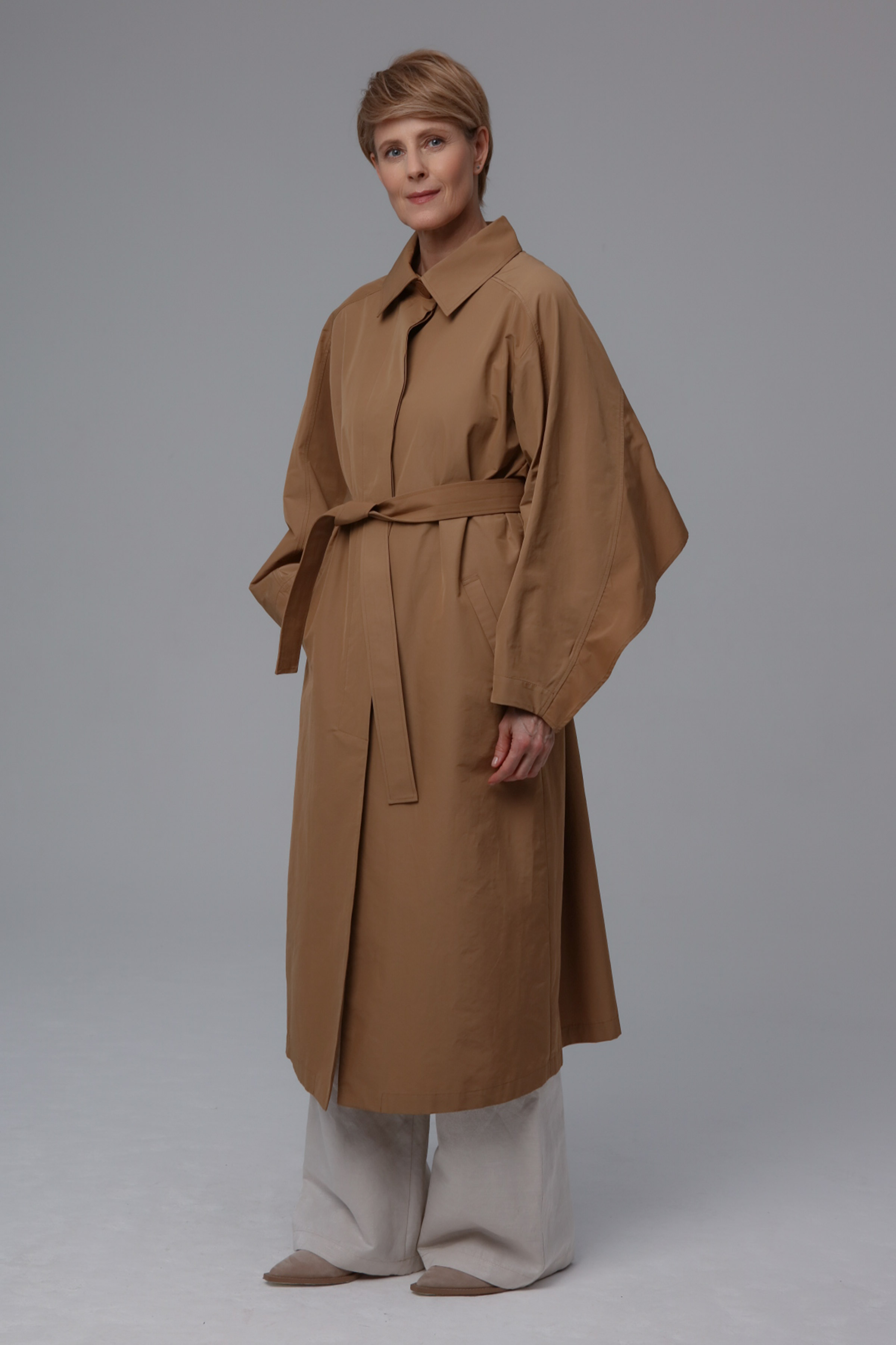 Тренч прямой Крылатый 09 Крем-брюле (creme-brjule) от Lesel (Лесель)! Заказывайте по ✆ 8 (800) 777 02 37