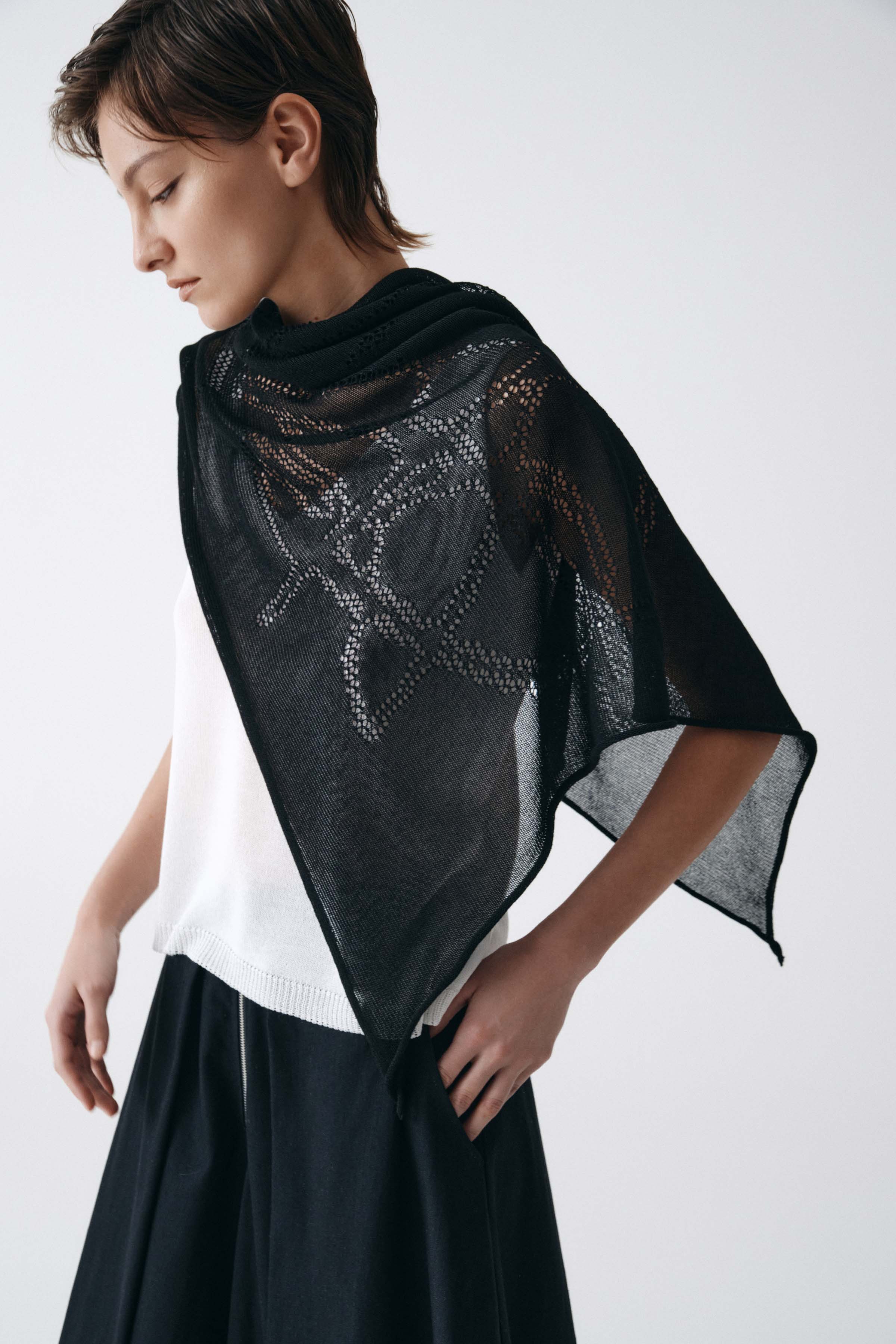 Платок Графика  от Lesel (Лесель)! Заказывайте по ✆ 8 (800) 777 02 37