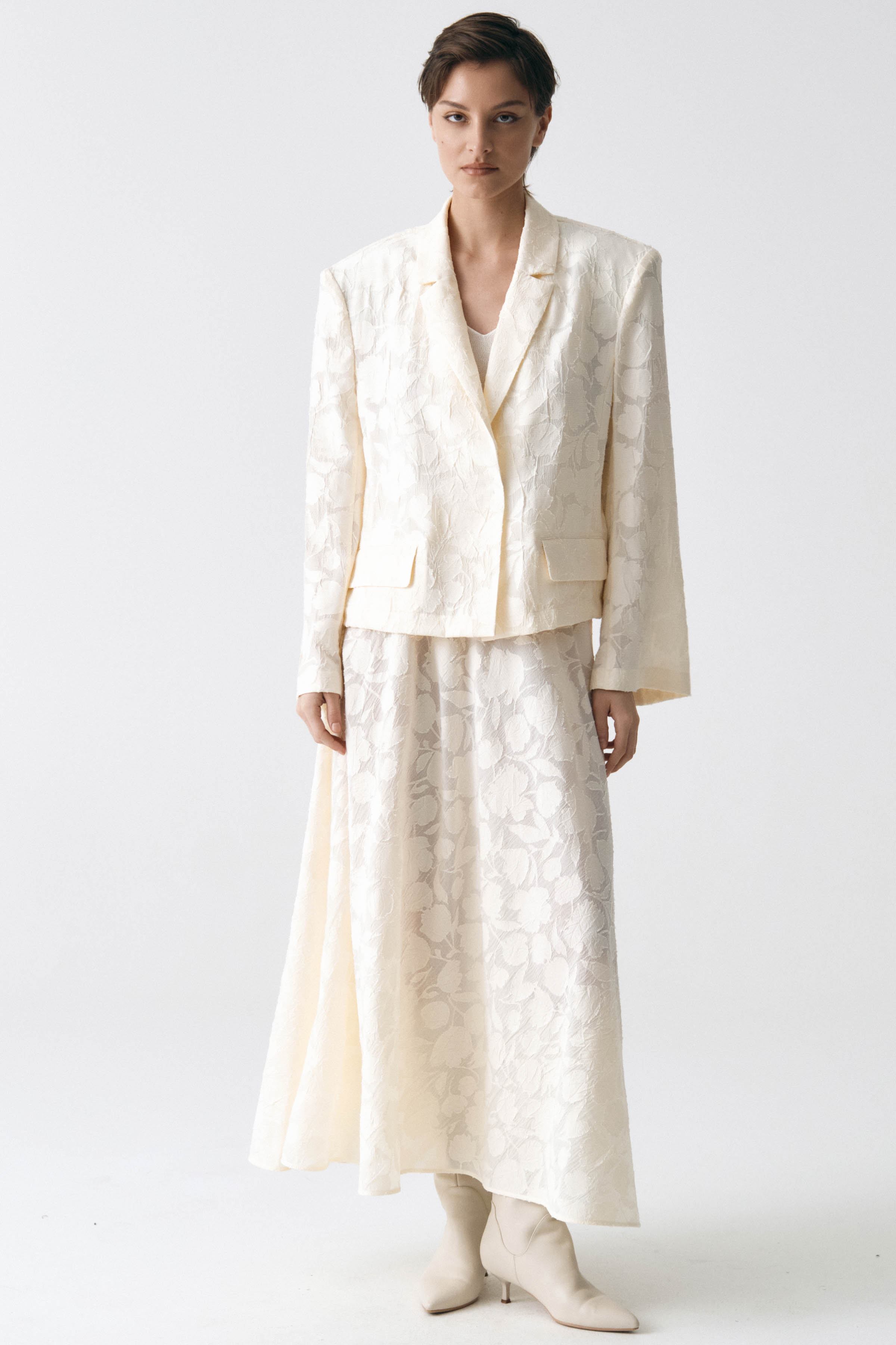 Жакет Прозрачные цветы  от Lesel (Лесель)! Заказывайте по ✆ 8 (800) 777 02 37