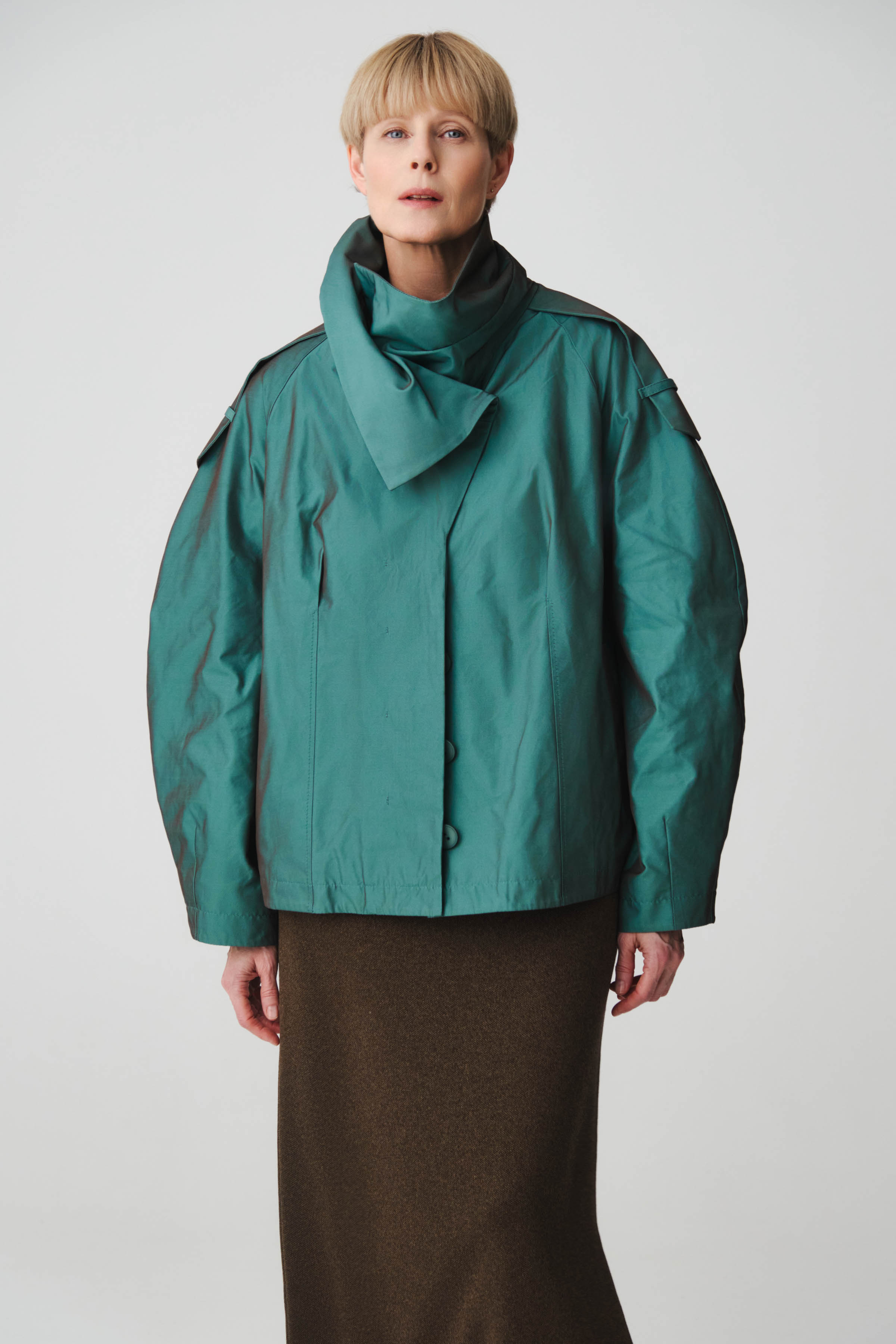 Плащ короткий