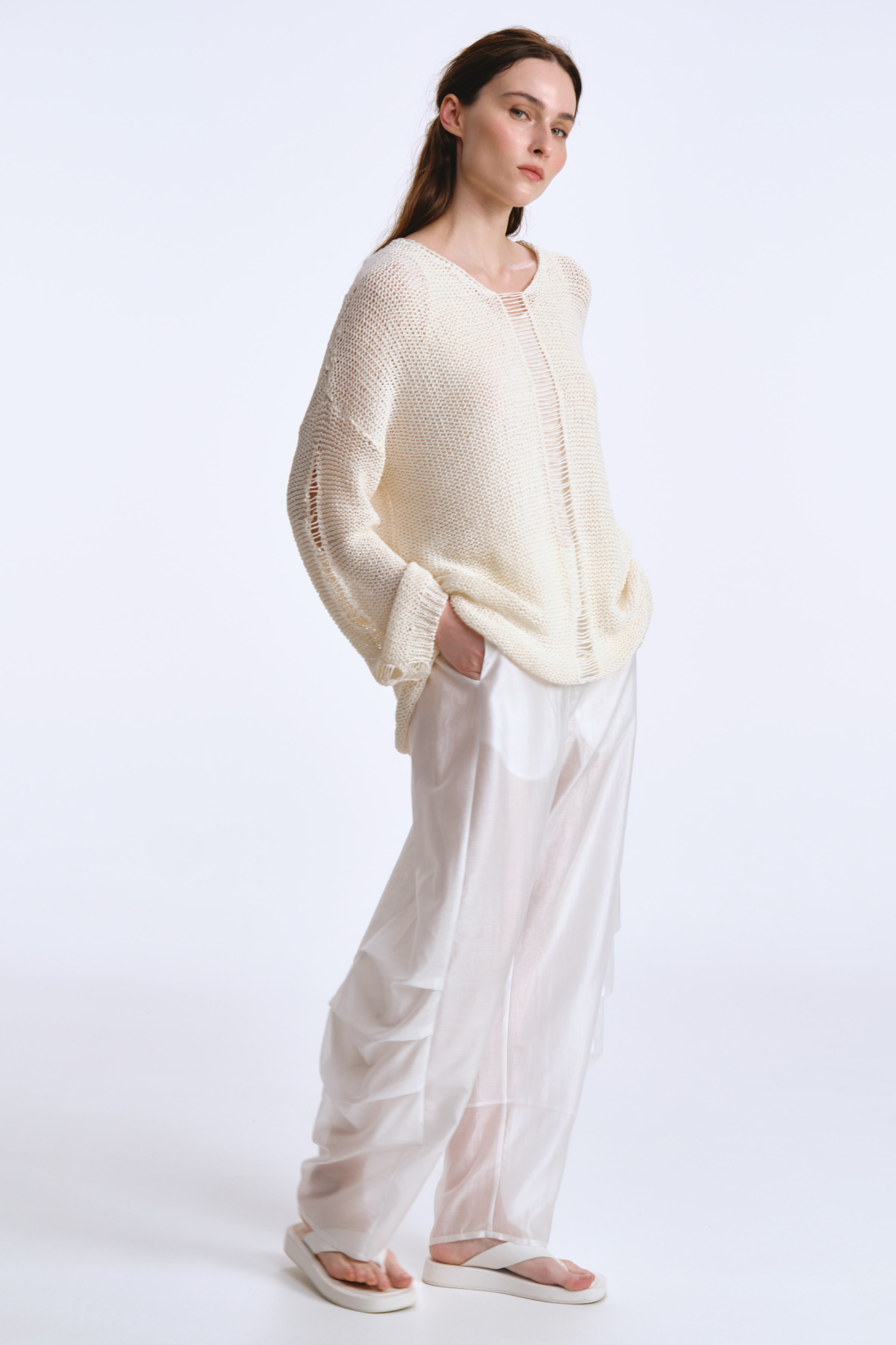 Брюки большой овал с защипами, прозрачные  от Lesel (Лесель)! Заказывайте по ✆ 8 (800) 777 02 37