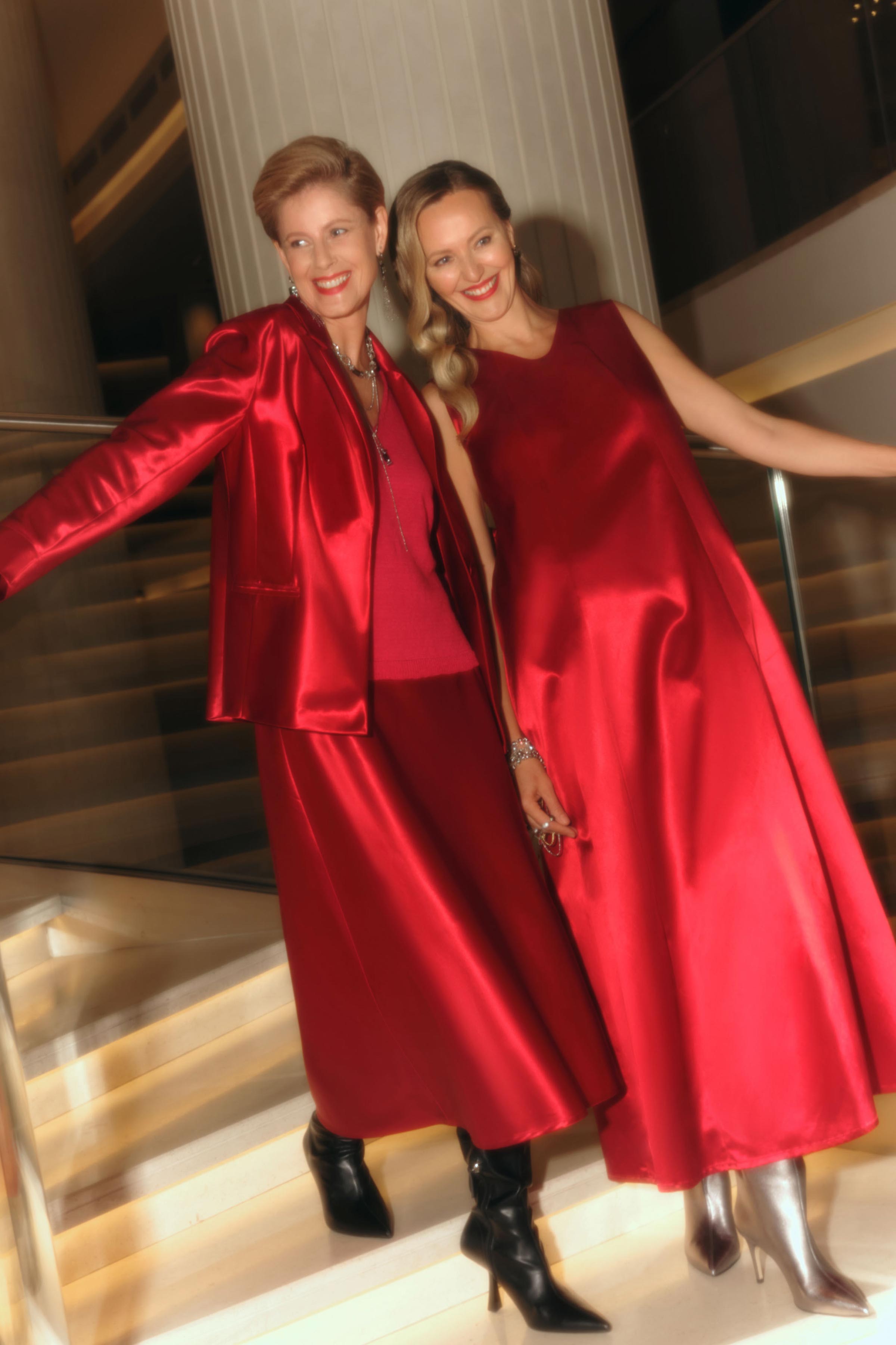 Платье атласное без рукавов 24 Кармин (carmine) от Lesel (Лесель)! Заказывайте по ✆ 8 (800) 777 02 37