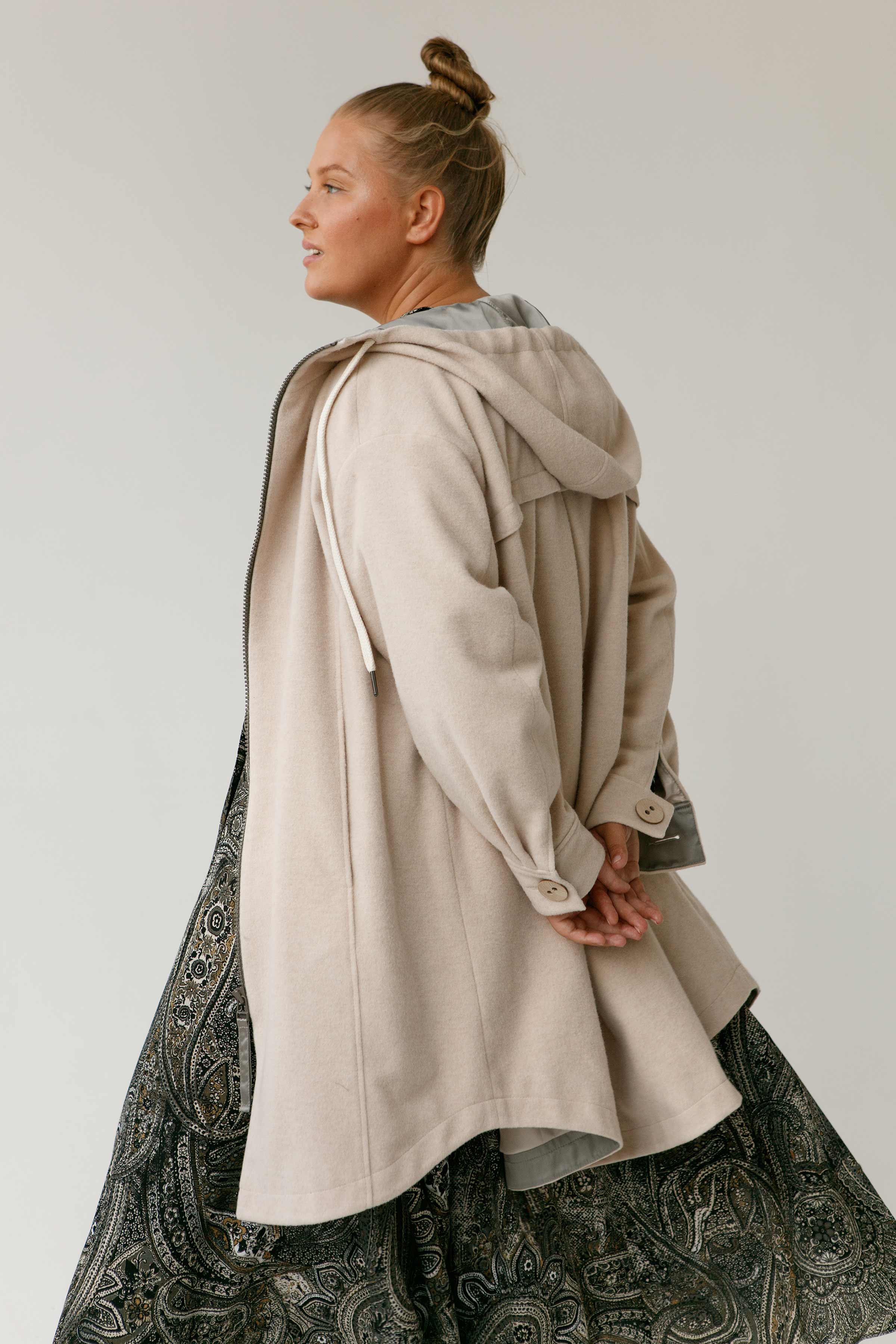 Пальто Рубашка с капюшоном светлое 06 Суфле (souffle) от Lesel (Лесель)! Заказывайте по ✆ 8 (800) 777 02 37