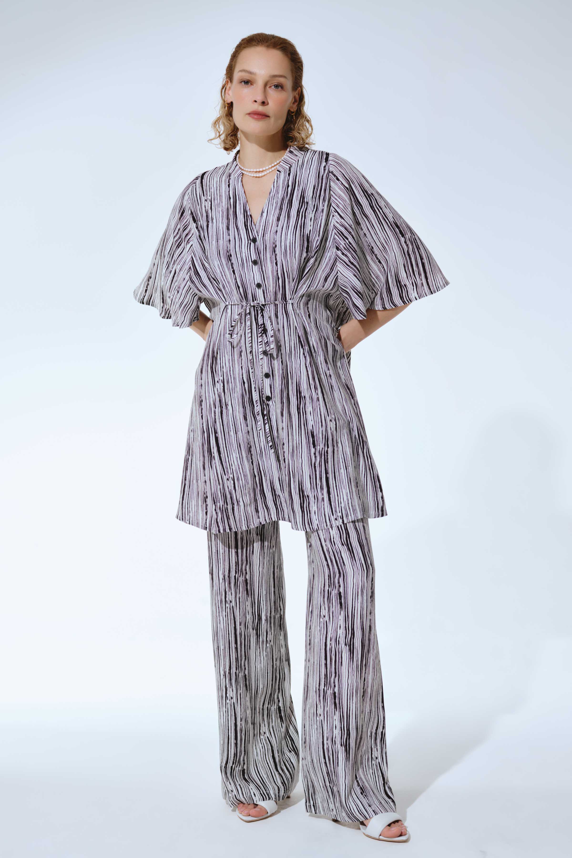 Блуза Туника, штрихи  от Lesel (Лесель)! Заказывайте по ✆ 8 (800) 777 02 37