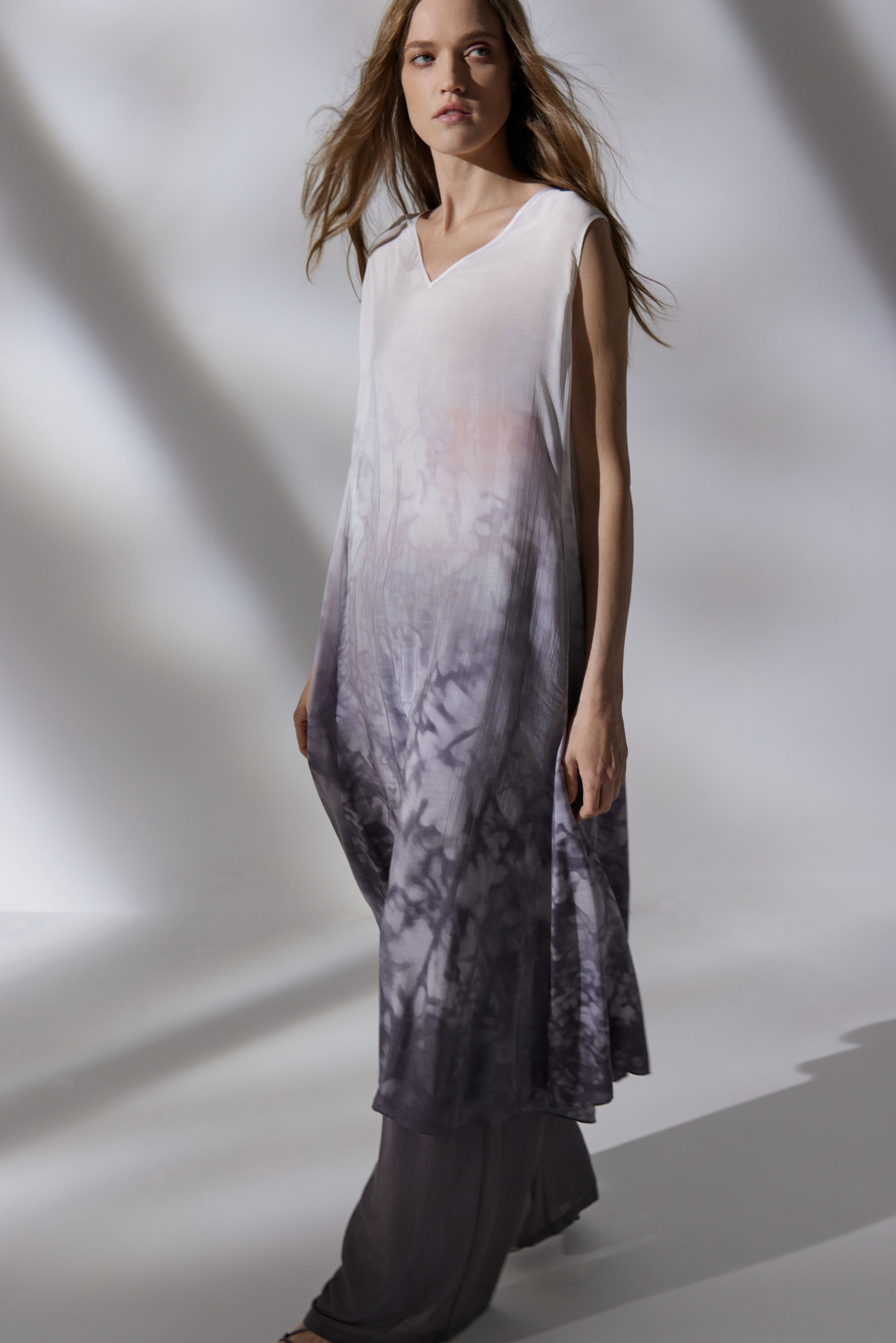 Платье Тень без рукавов 82 Тени (ombres) от Lesel (Лесель)! Заказывайте по ✆ 8 (800) 777 02 37