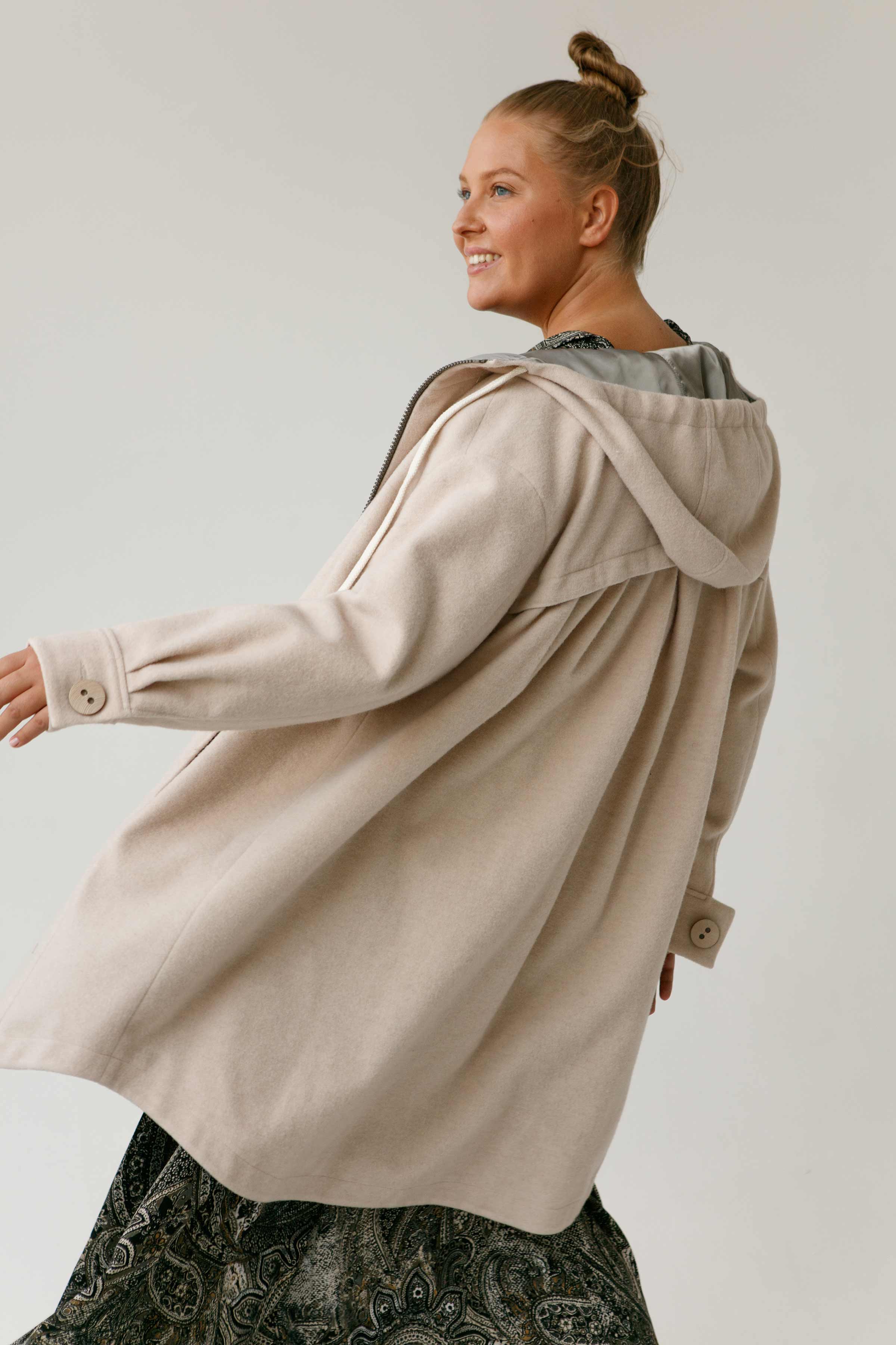 Пальто Рубашка с капюшоном светлое 06 Суфле (souffle) от Lesel (Лесель)! Заказывайте по ✆ 8 (800) 777 02 37