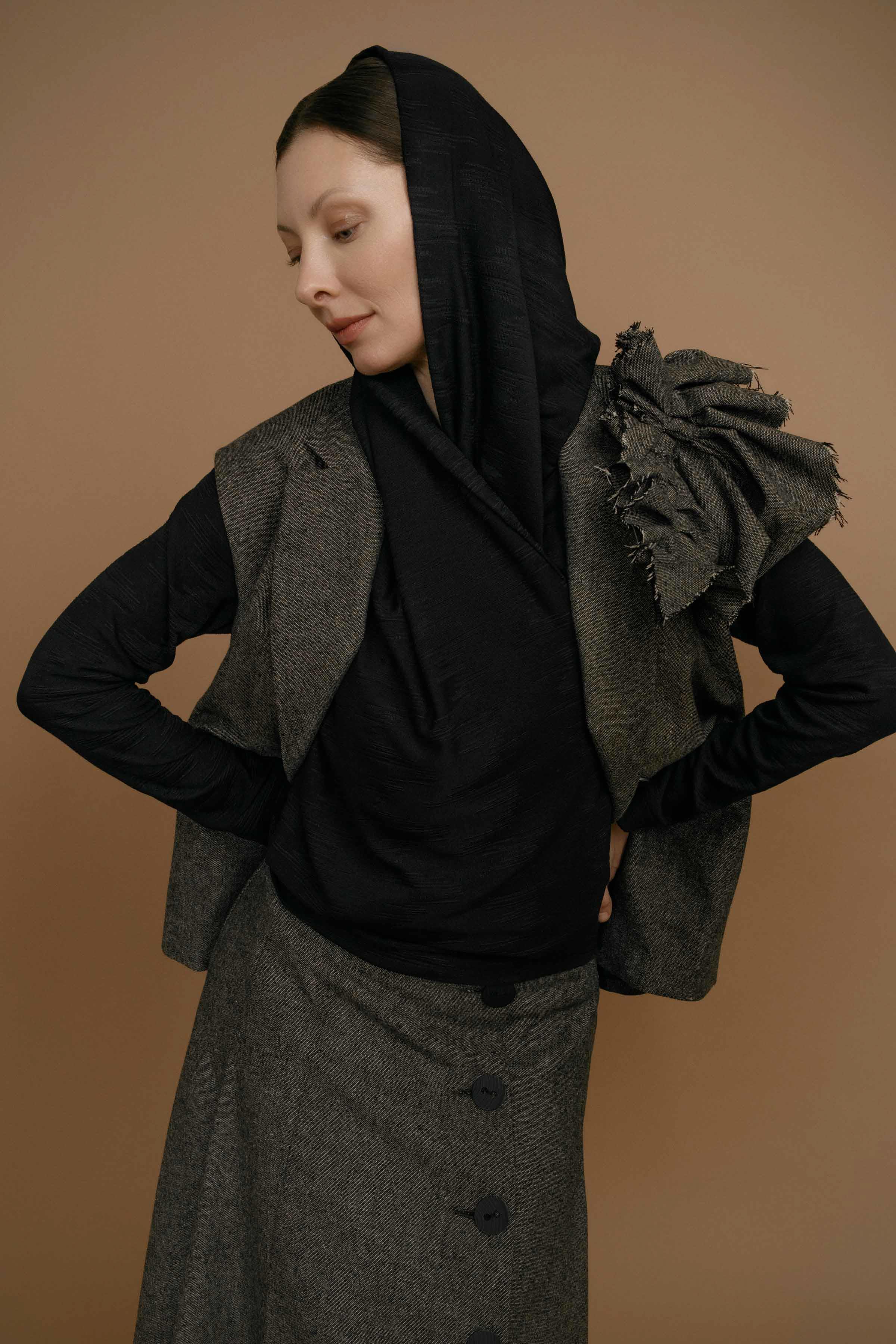 Блуза эластичная с капюшоном  от Lesel (Лесель)! Заказывайте по ✆ 8 (800) 777 02 37