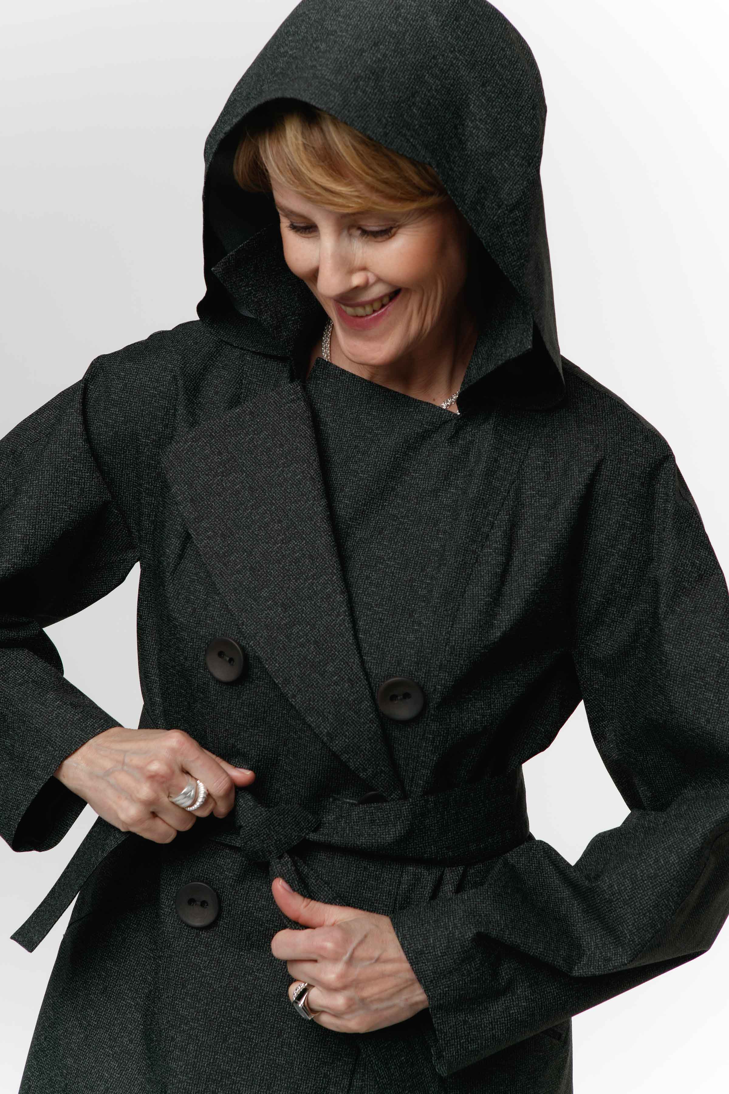 Плащ со съемным капюшоном, на подкладке 16 Черный меланж (melange noir) от Lesel (Лесель)! Заказывайте по ✆ 8 (800) 777 02 37