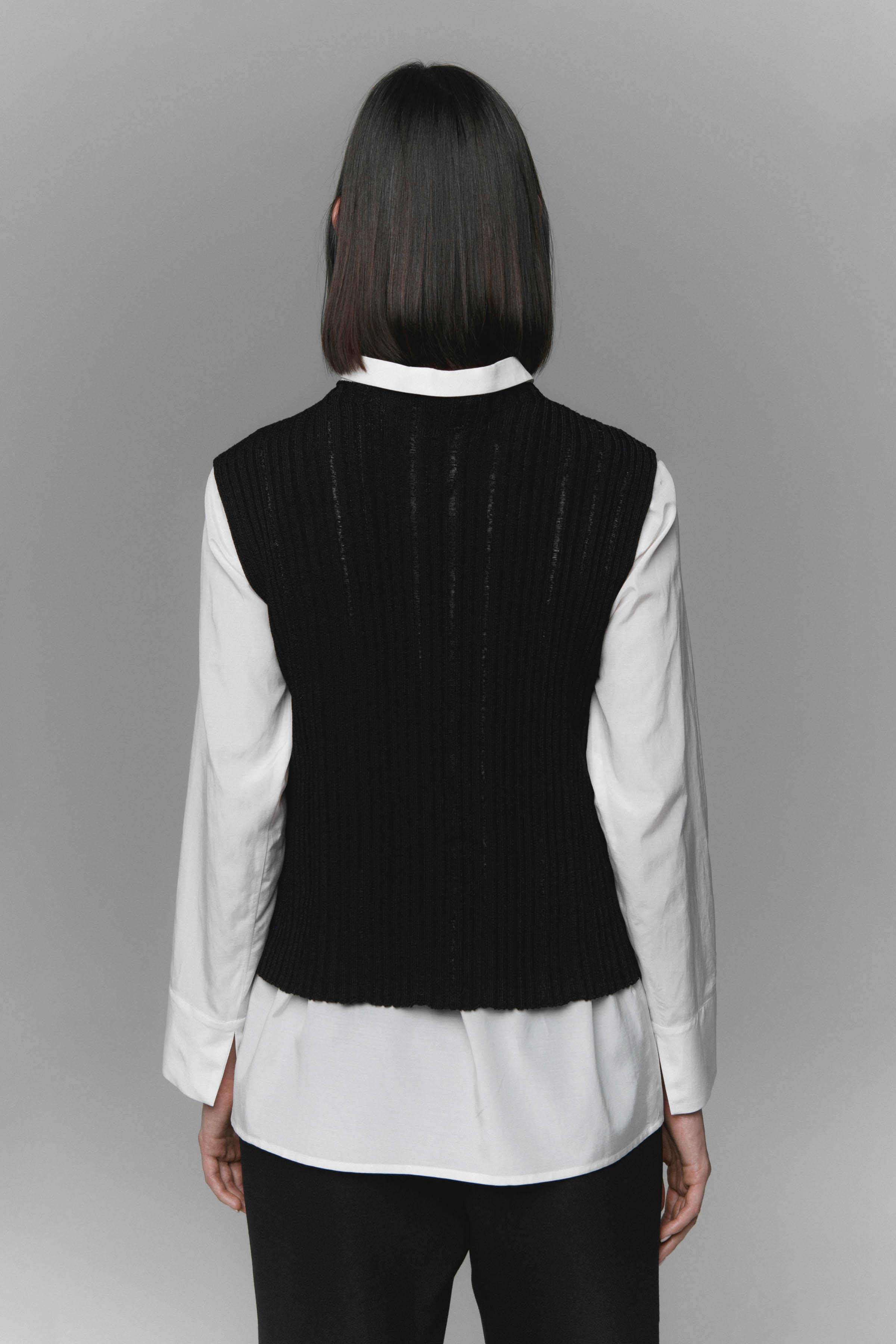 Топ Безрукавка 00 Черный (noir) от Lesel (Лесель)! Заказывайте по ✆ 8 (800) 777 02 37