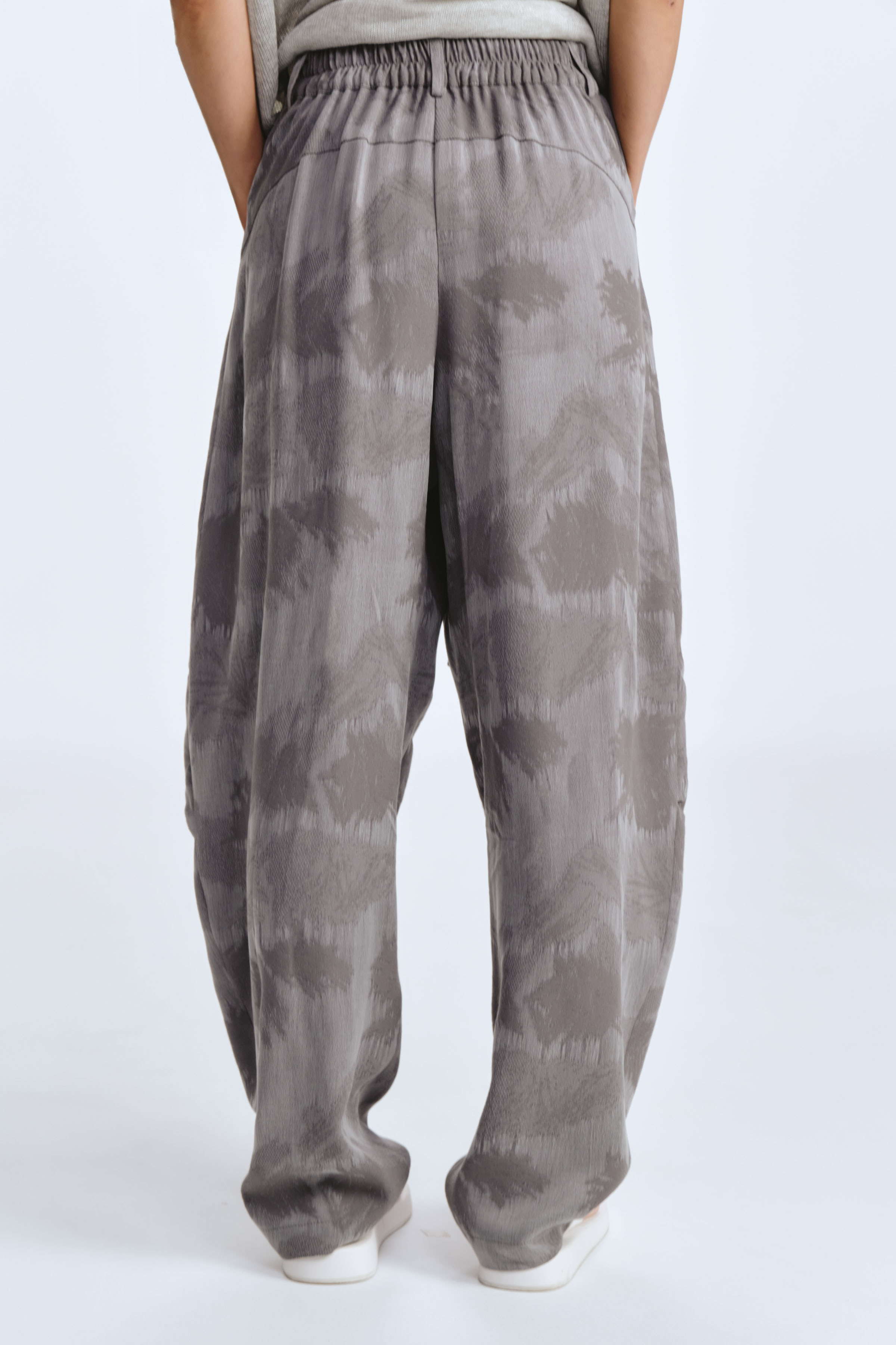 Брюки овал с защипами, жаккард  от Lesel (Лесель)! Заказывайте по ✆ 8 (800) 777 02 37