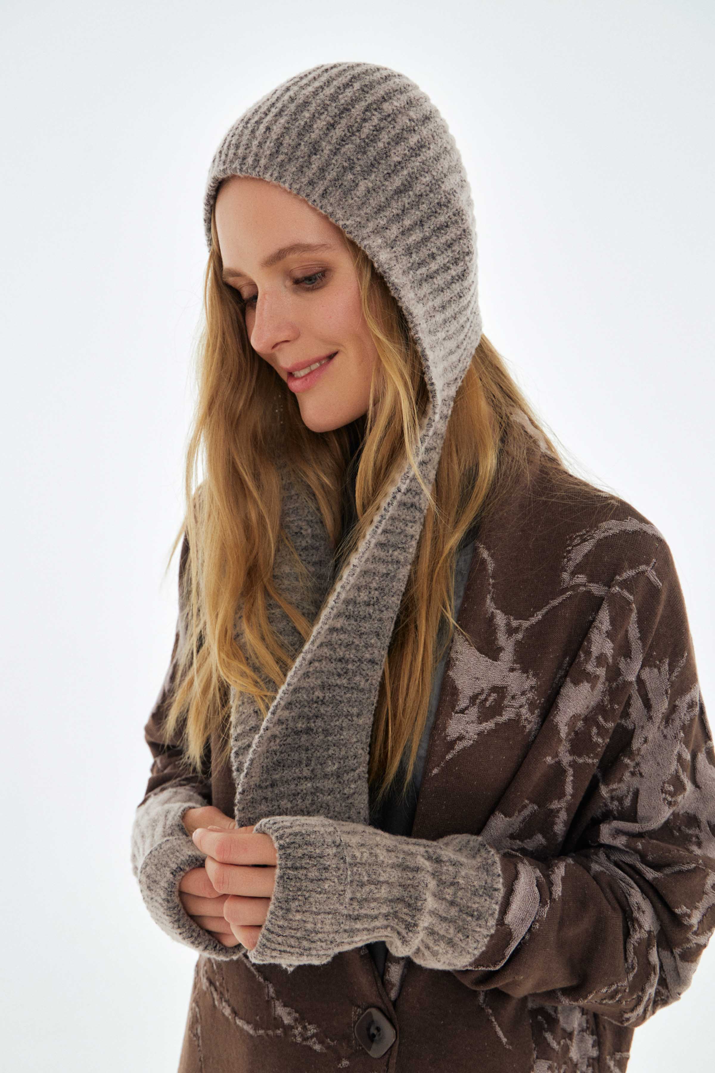 Шапка с ушками 09 Беж-меланж (melange beige) от Lesel (Лесель)! Заказывайте по ✆ 8 (800) 777 02 37