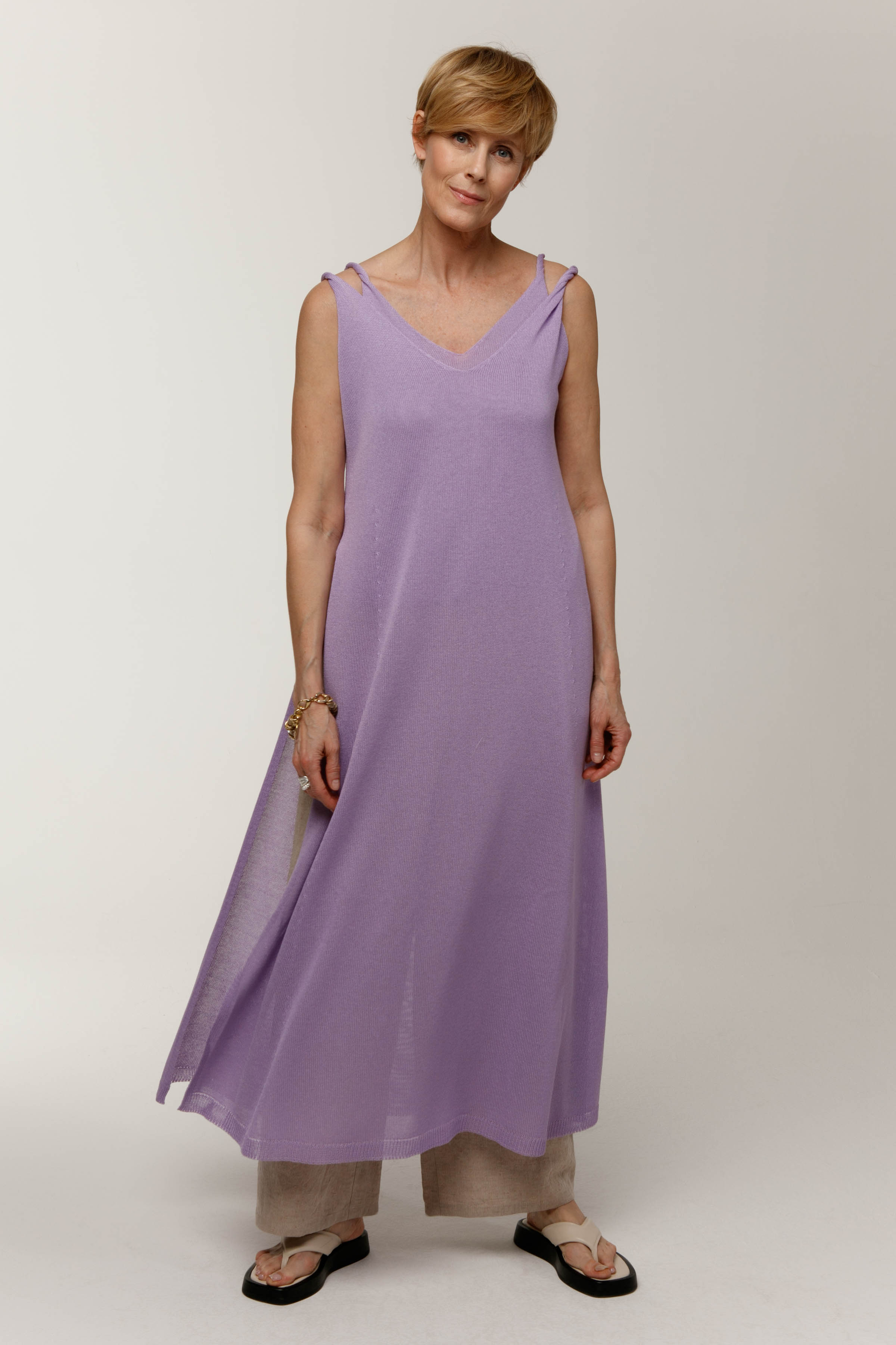 Платье длинное с разрезом 43 Лаванда (lavande), 59 Яркий лайм (citron vert vif), 10 Серый (grise), 09 Крем-брюле (creme-brjule) от Lesel (Лесель)! Заказывайте по ✆ 8 (800) 777 02 37