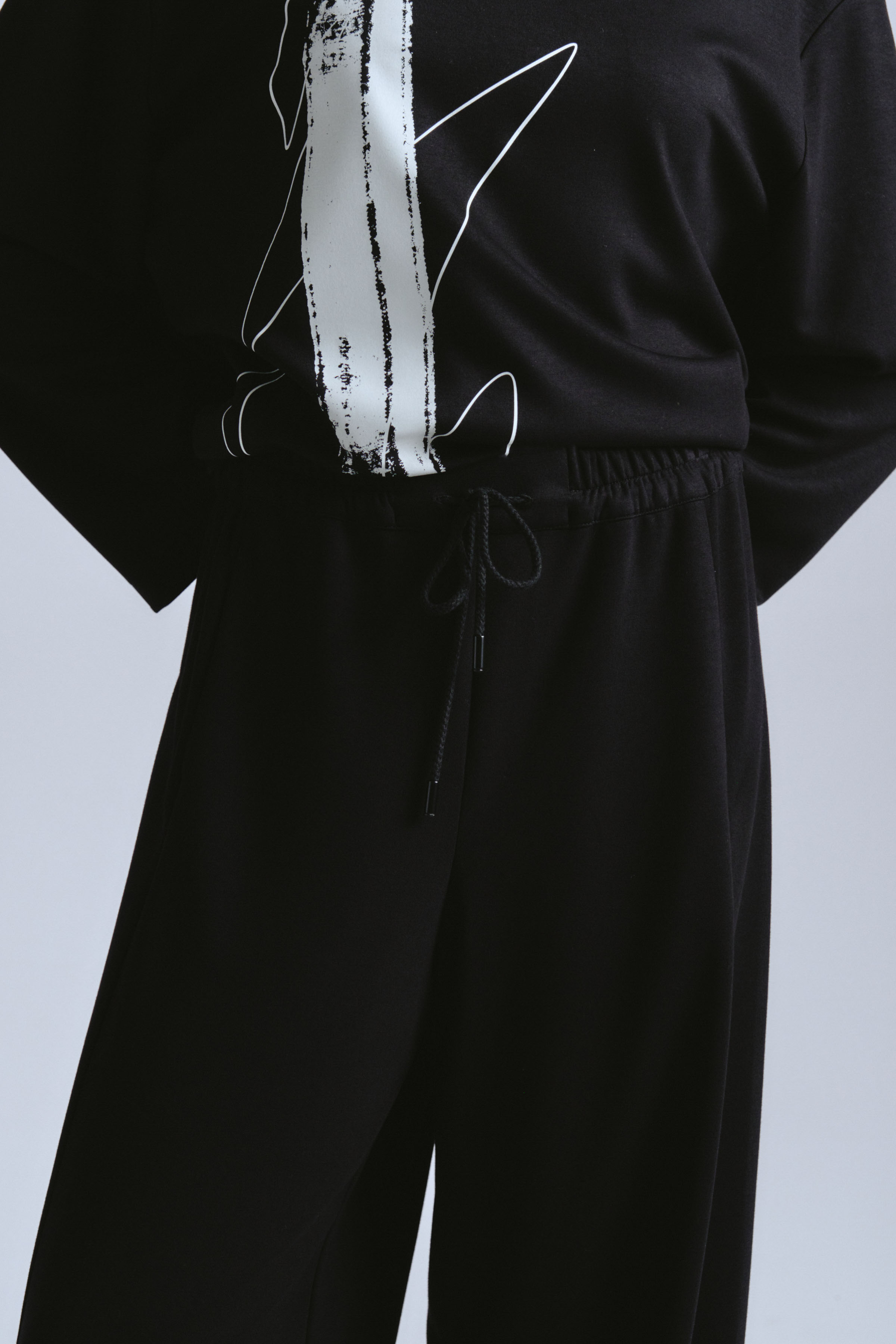 Брюки бананы, мягкое джерси  от Lesel (Лесель)! Заказывайте по ✆ 8 (800) 777 02 37