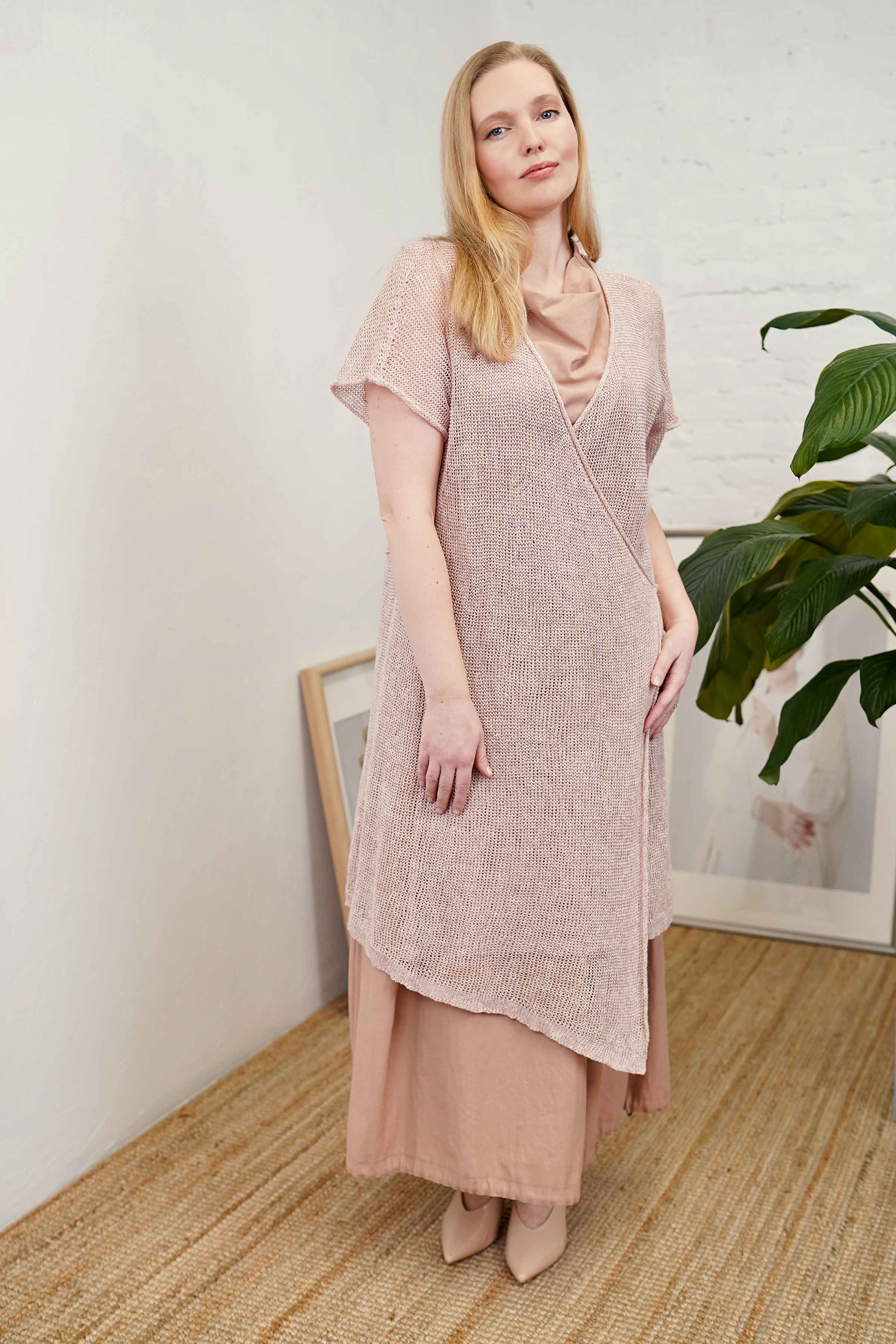 Кардиган удлинённый без рукавов 41 Розовый мрамор (marbre rose) от Lesel (Лесель)! Заказывайте по ✆ 8 (800) 777 02 37