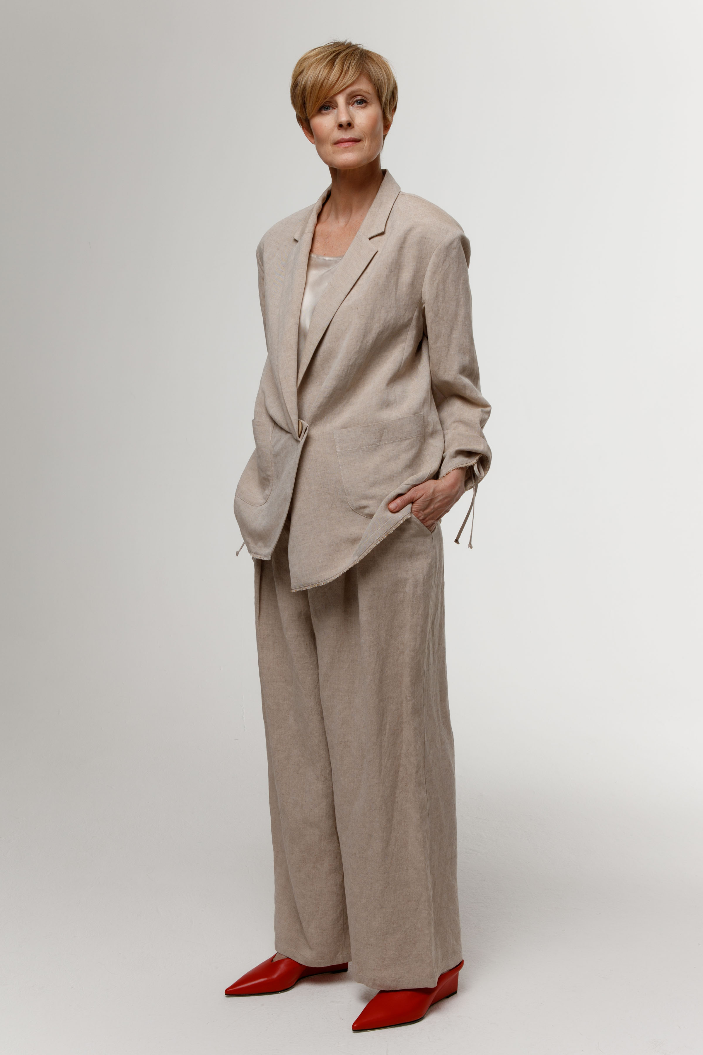 Брюки прямые со складками, лён  от Lesel (Лесель)! Заказывайте по ✆ 8 (800) 777 02 37