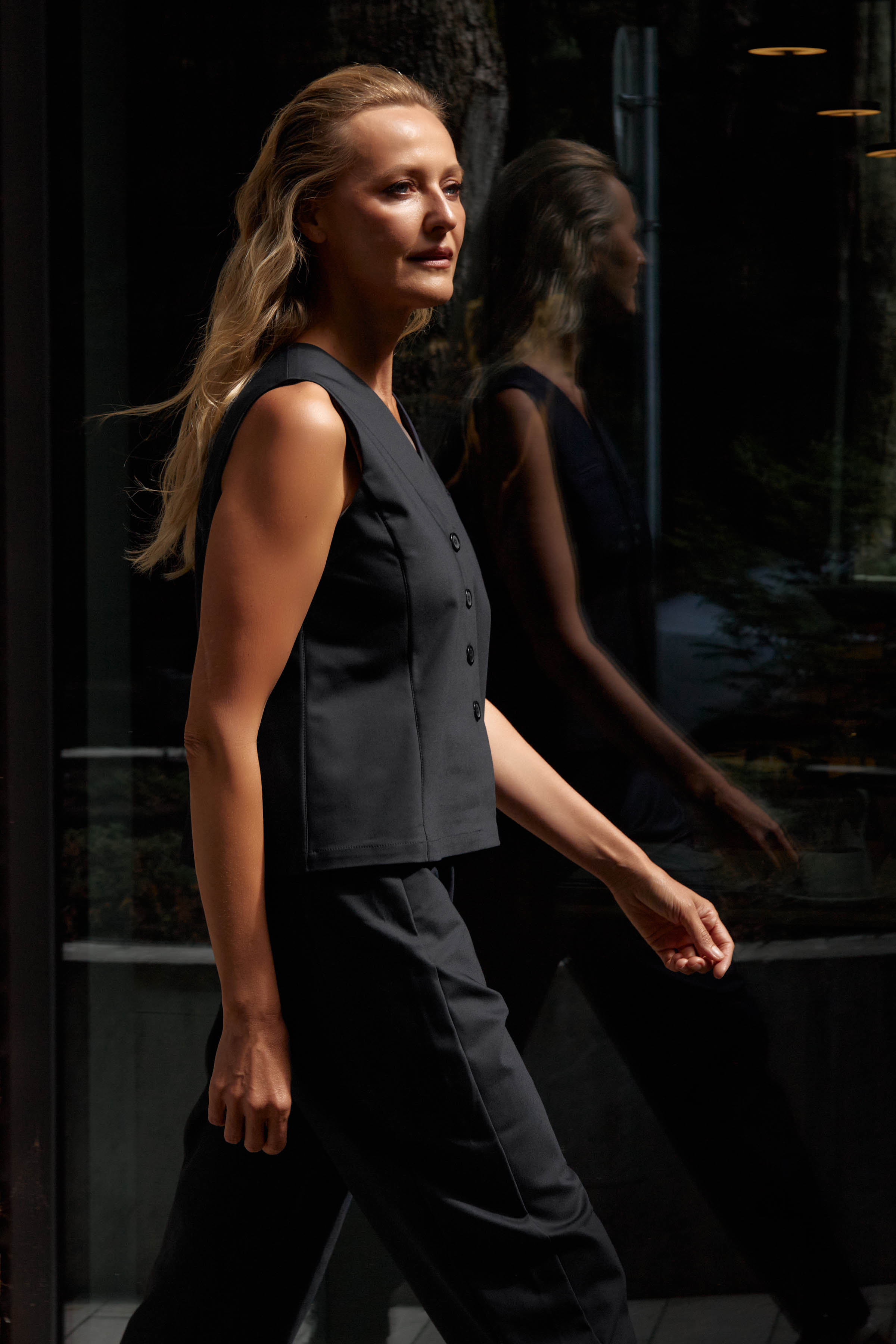 Жилет На 4 пуговицы, эластичный хлопок 32 Сумерки (crepuscule) от Lesel (Лесель)! Заказывайте по ✆ 8 (800) 777 02 37