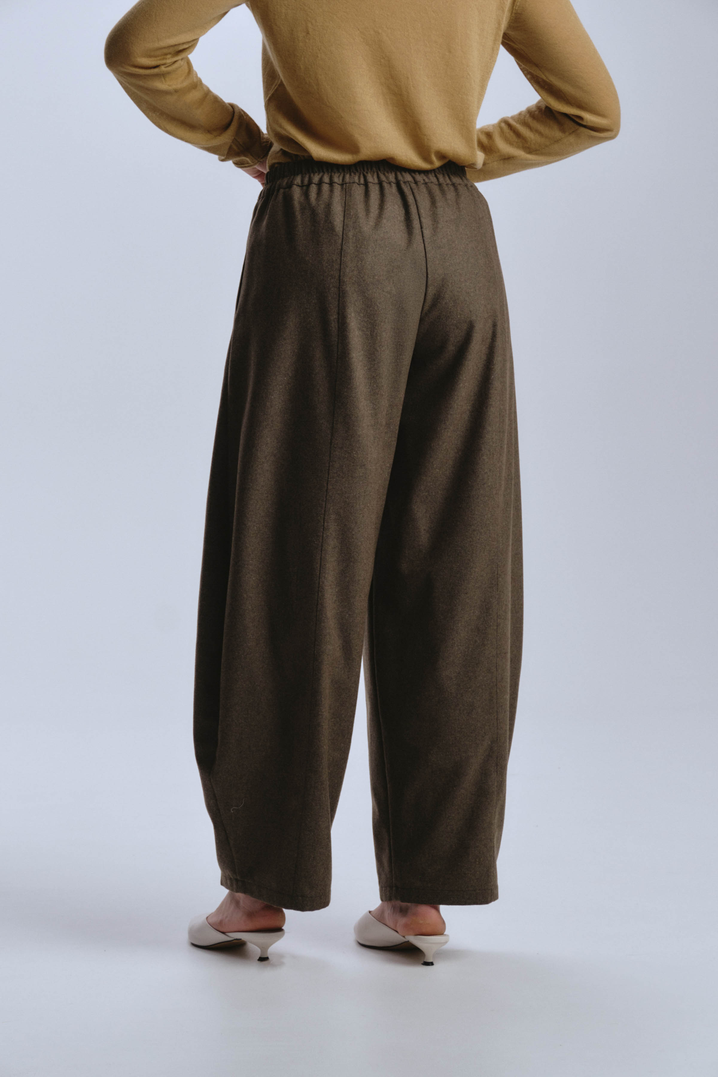 Брюки большой ромб со складкой, сукно