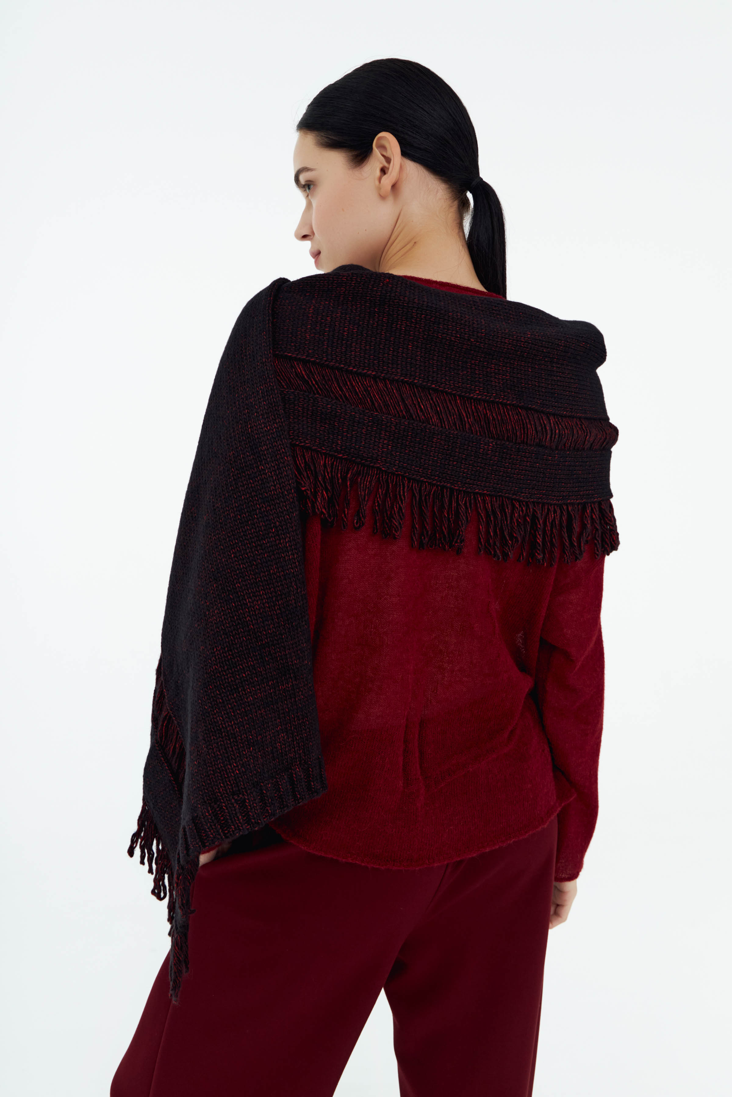 Шарф с бахромой 00 Черный (noir) от Lesel (Лесель)! Заказывайте по ✆ 8 (800) 777 02 37